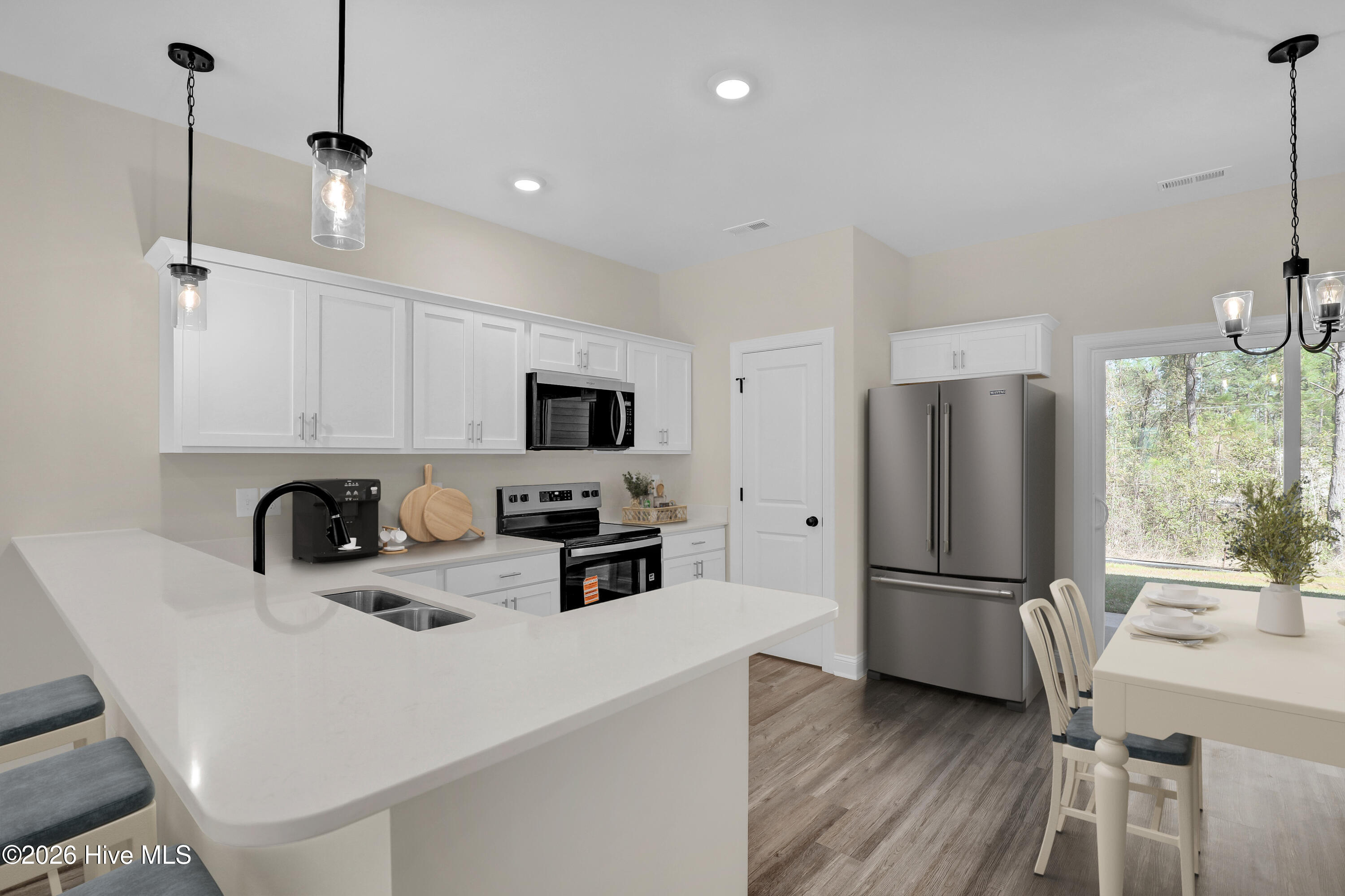 100537571 | Photo 11