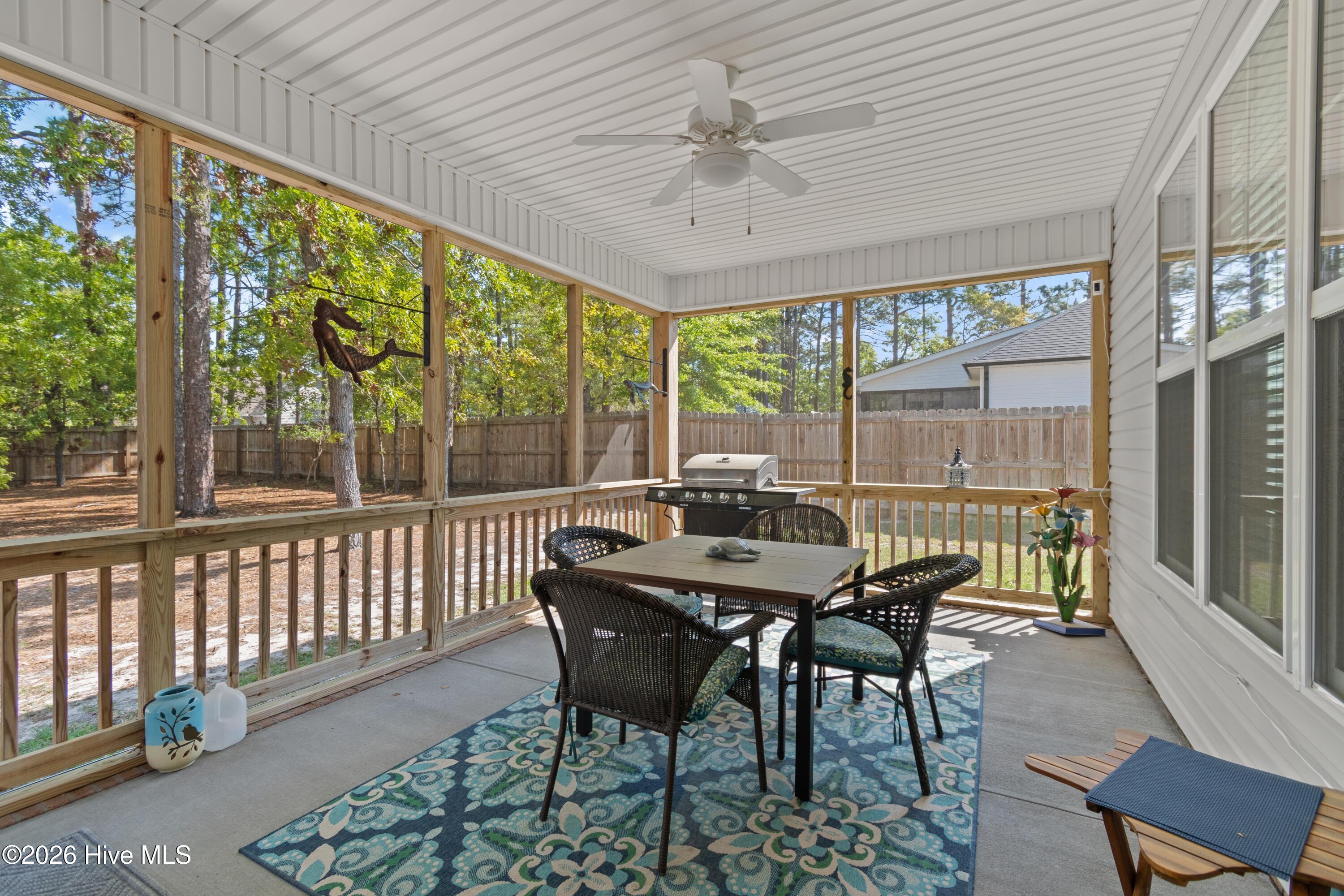 100568051 | Photo 32