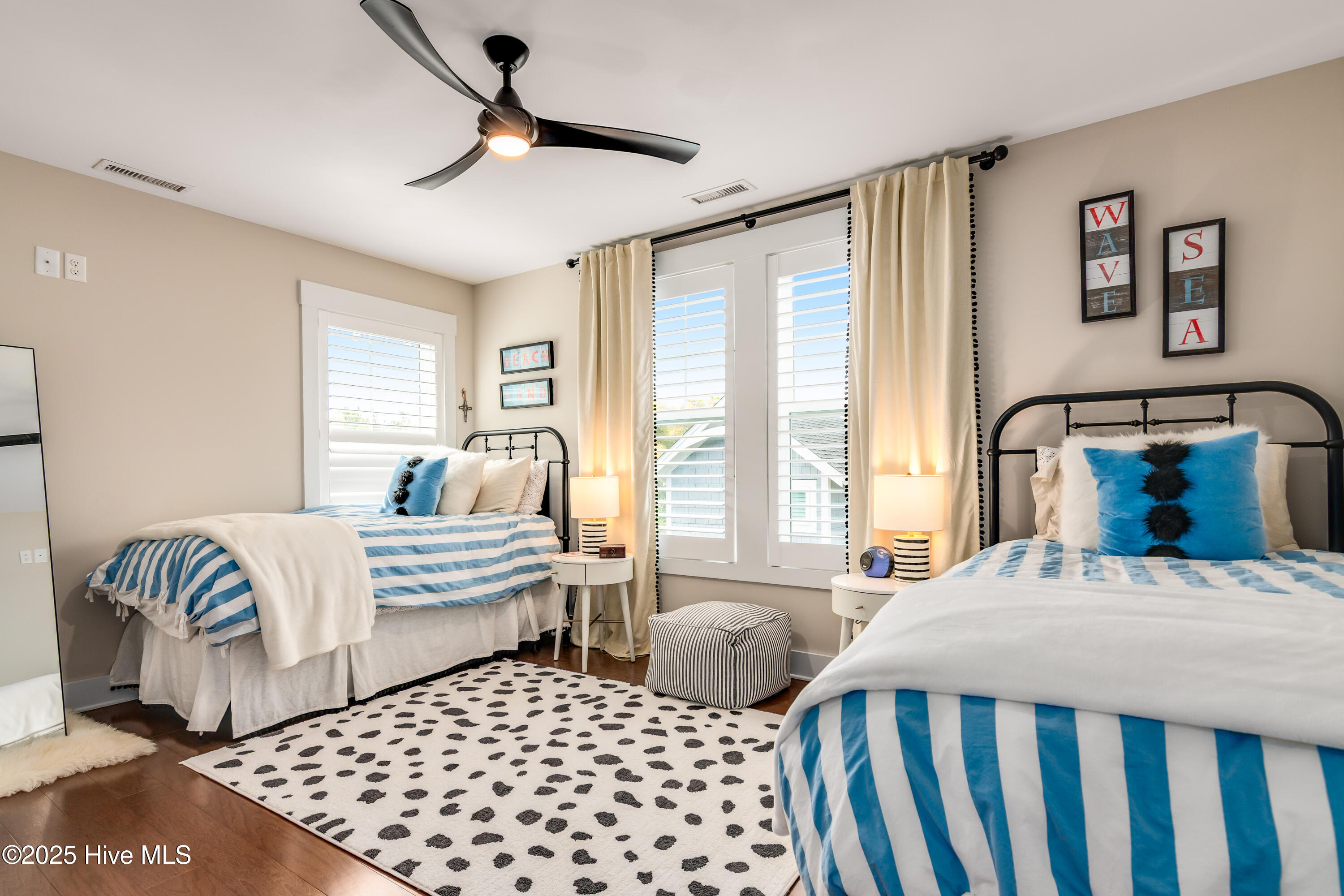 100501018 | Photo 32