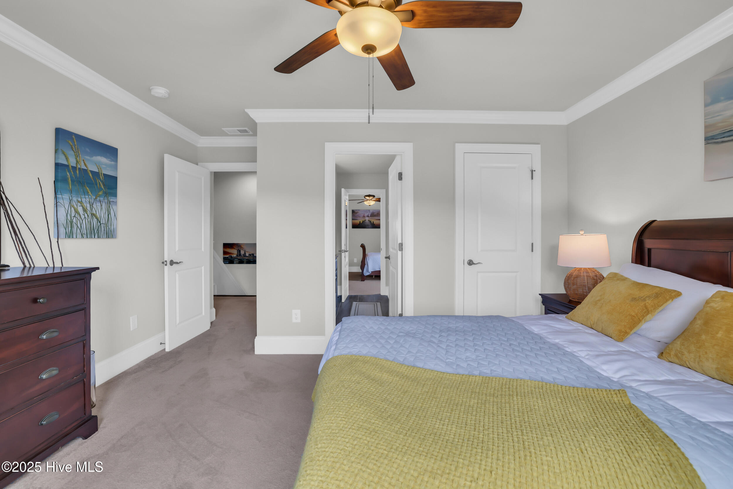 100502745 | Photo 36