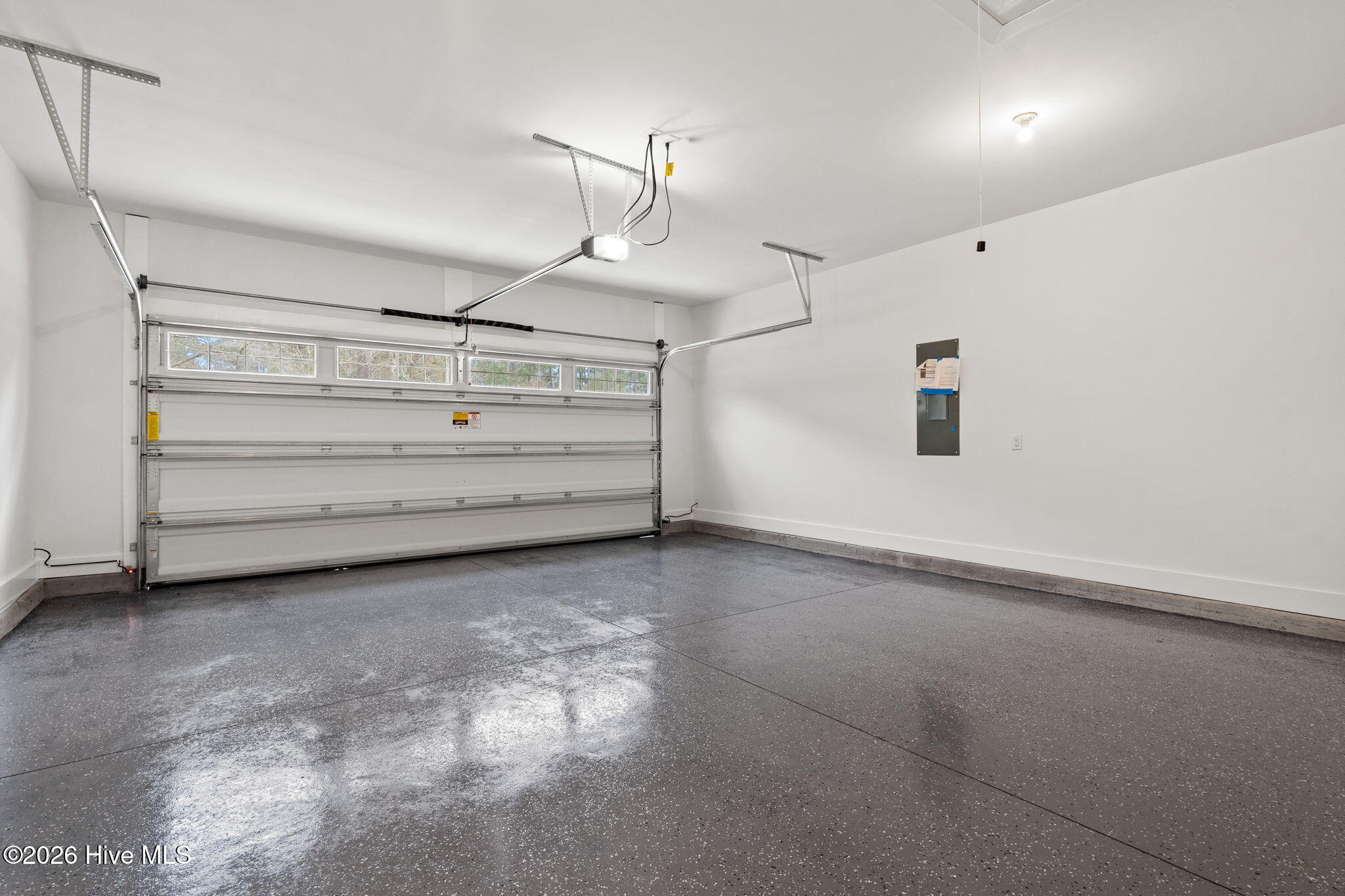 100528197 | Photo 37