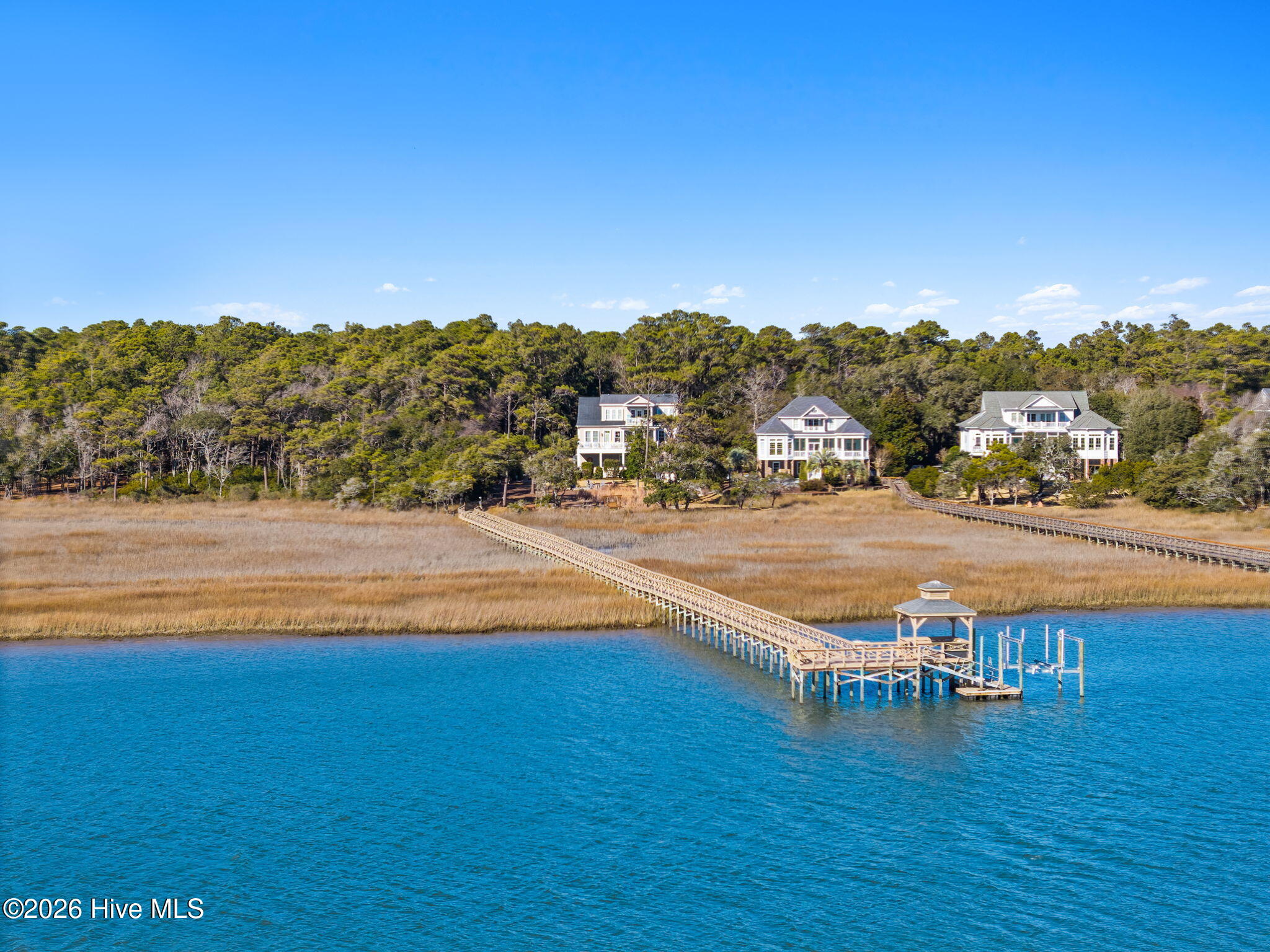 100549947 | Photo 81