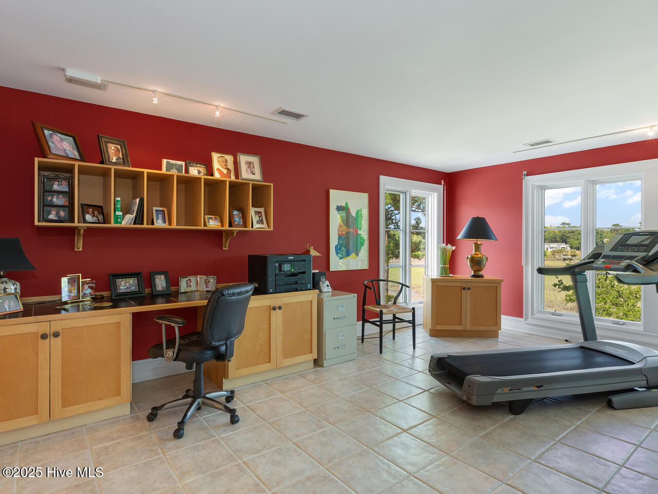 100526080 | Photo 43