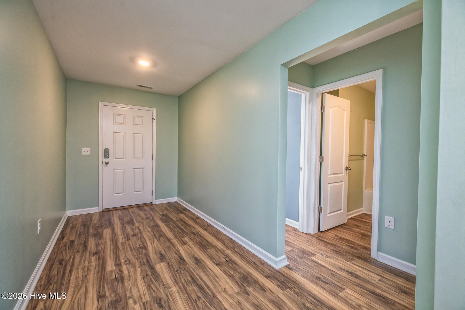 100558342 | Photo 59