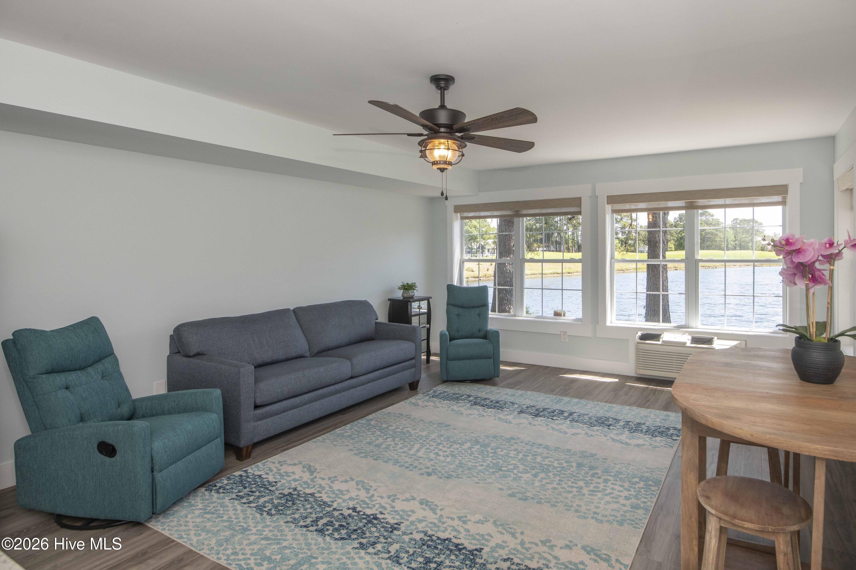 100563041 | Photo 35