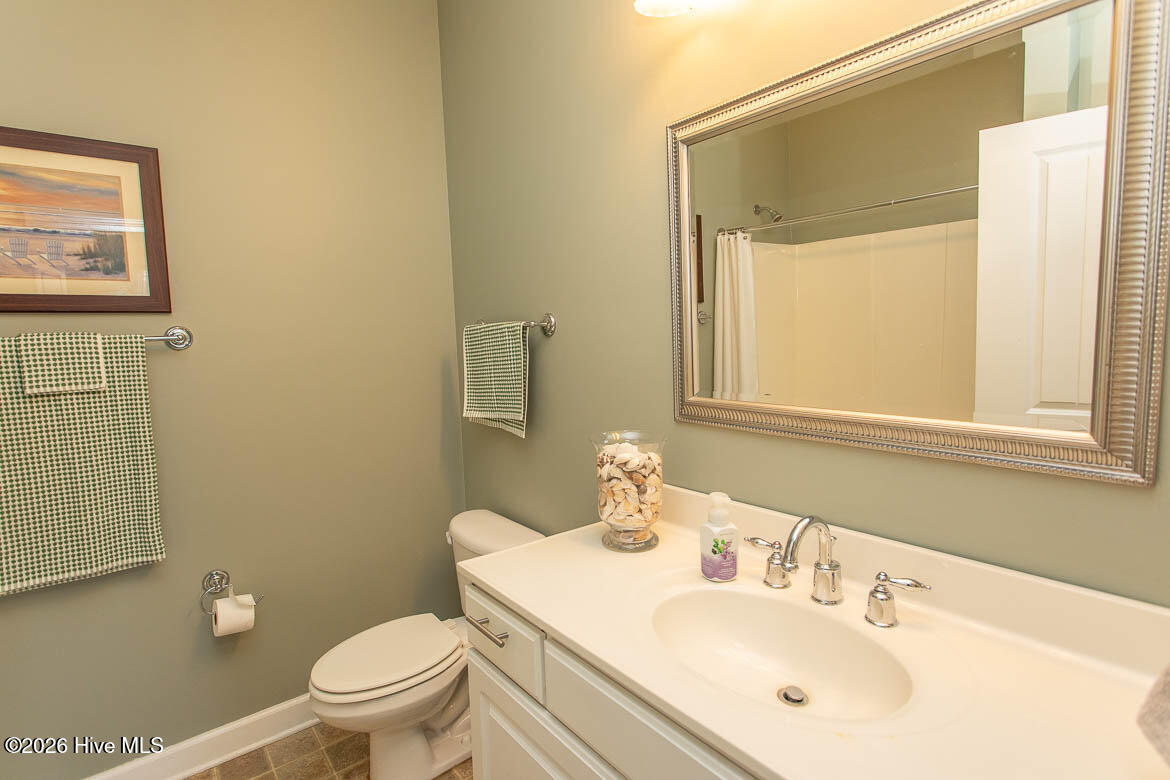 100496109 | Photo 28