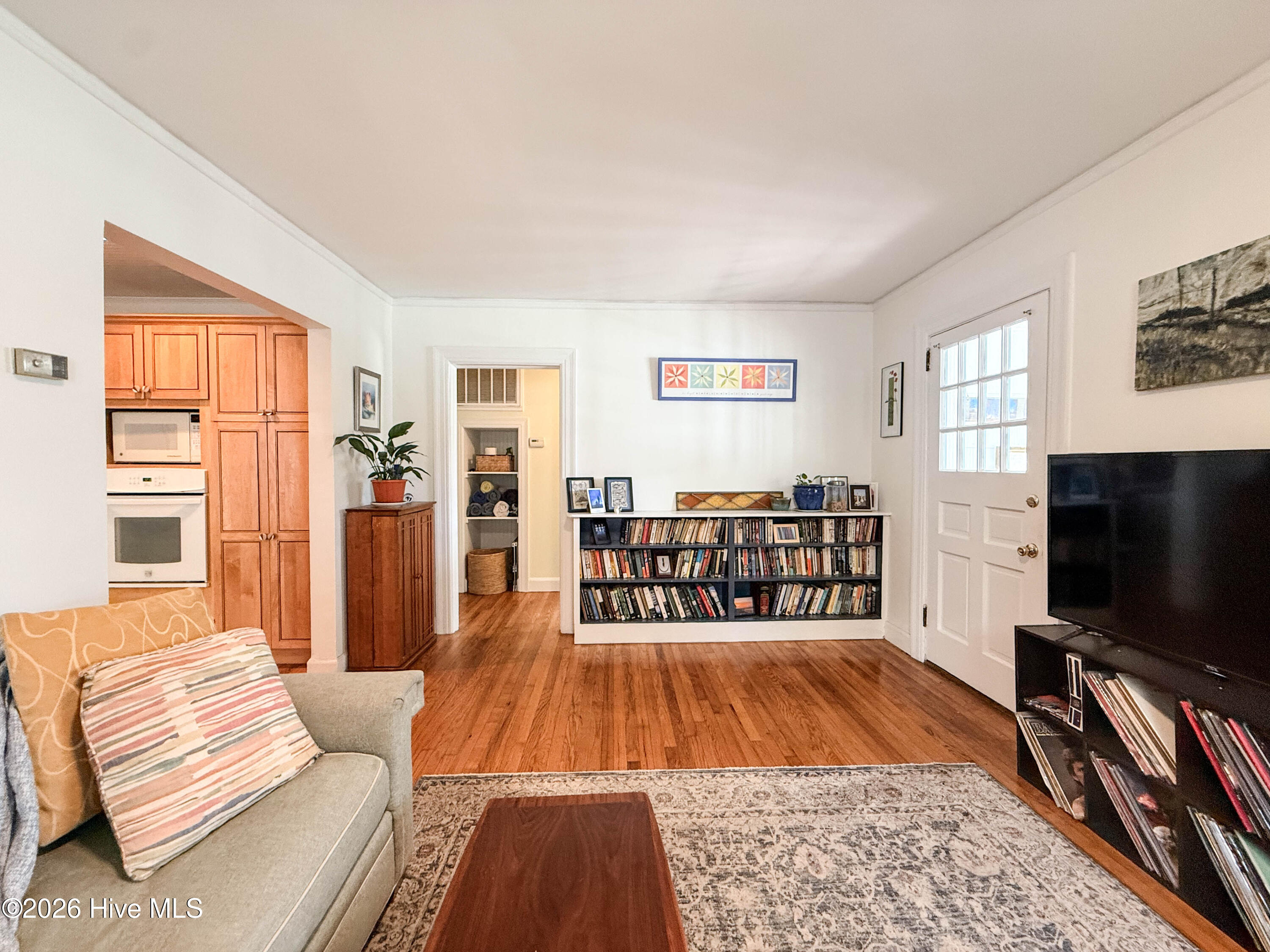 100560298 | Photo 10