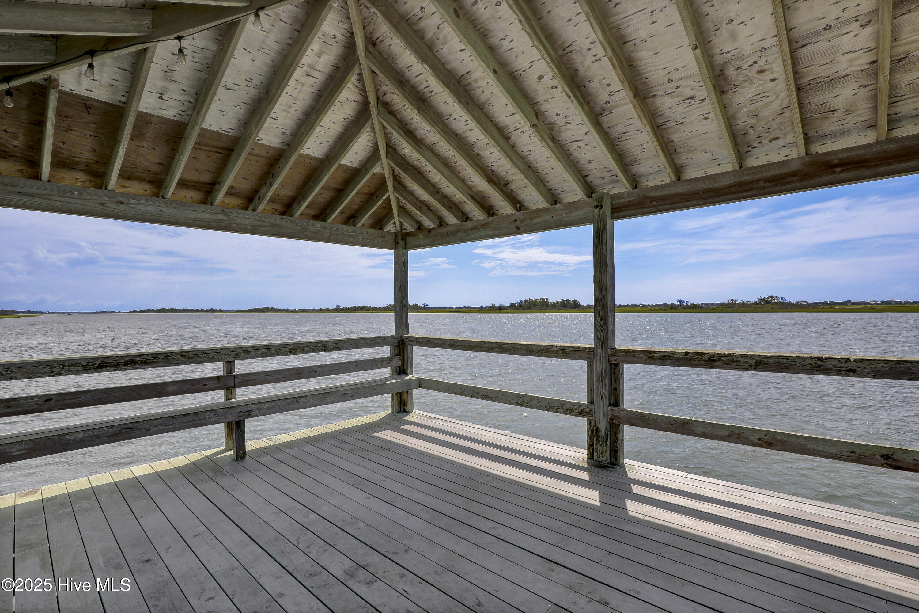 100521732 | Photo 14