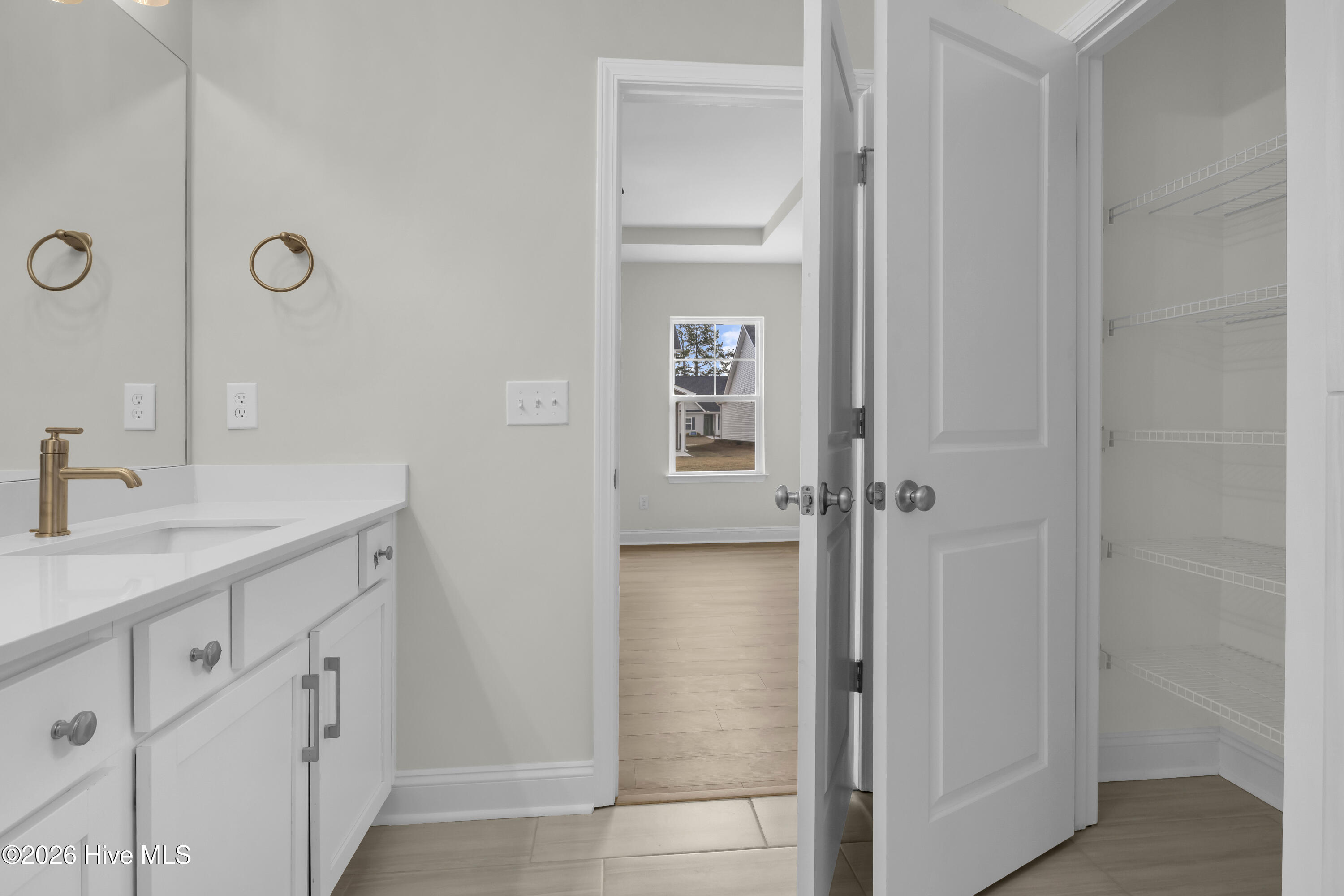 100552791 | Photo 35