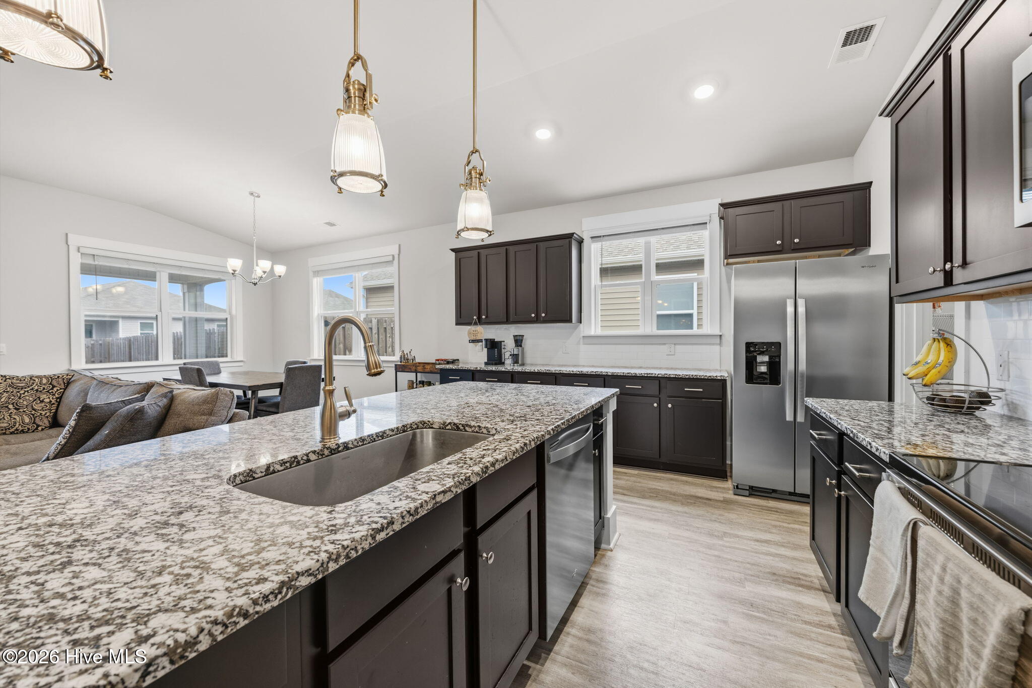 100557752 | Photo 13