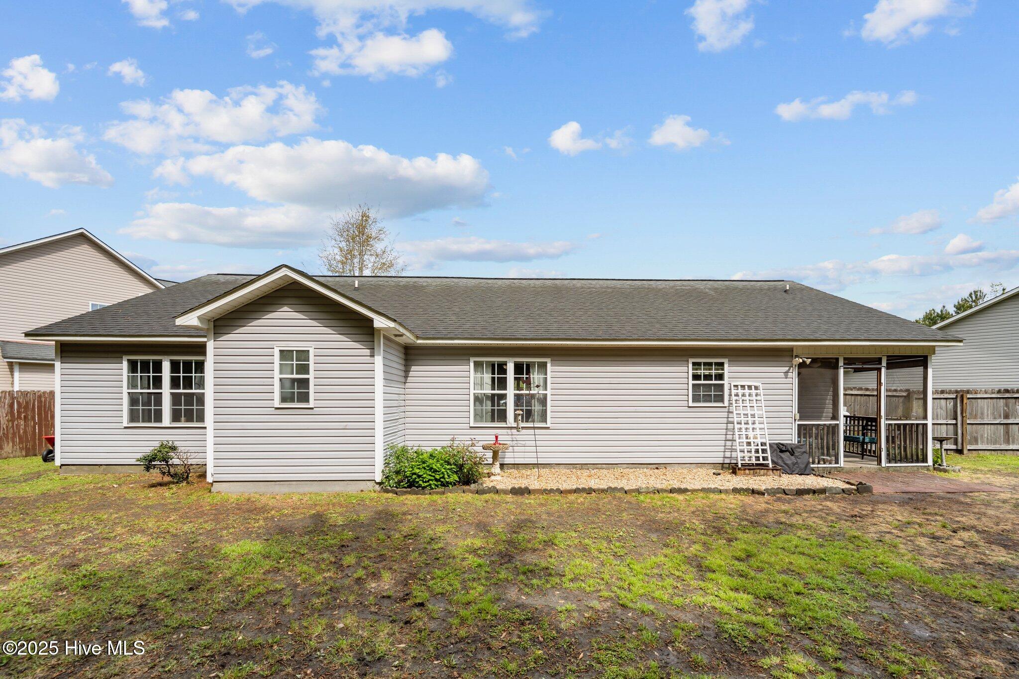 100557104 | Photo 14