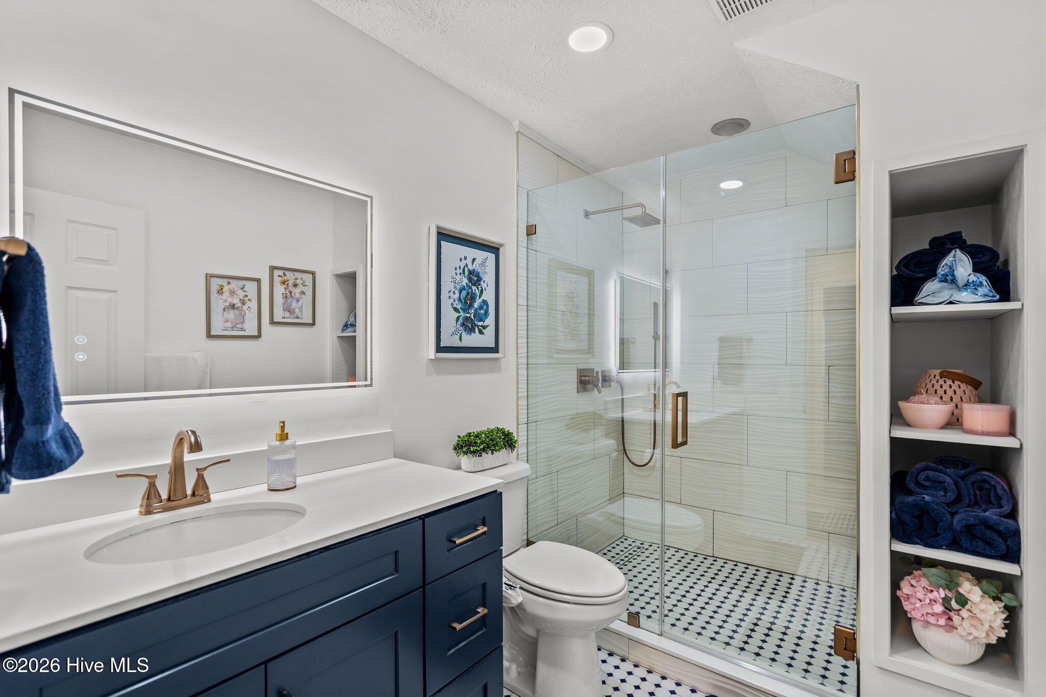 100557388 | Photo 31