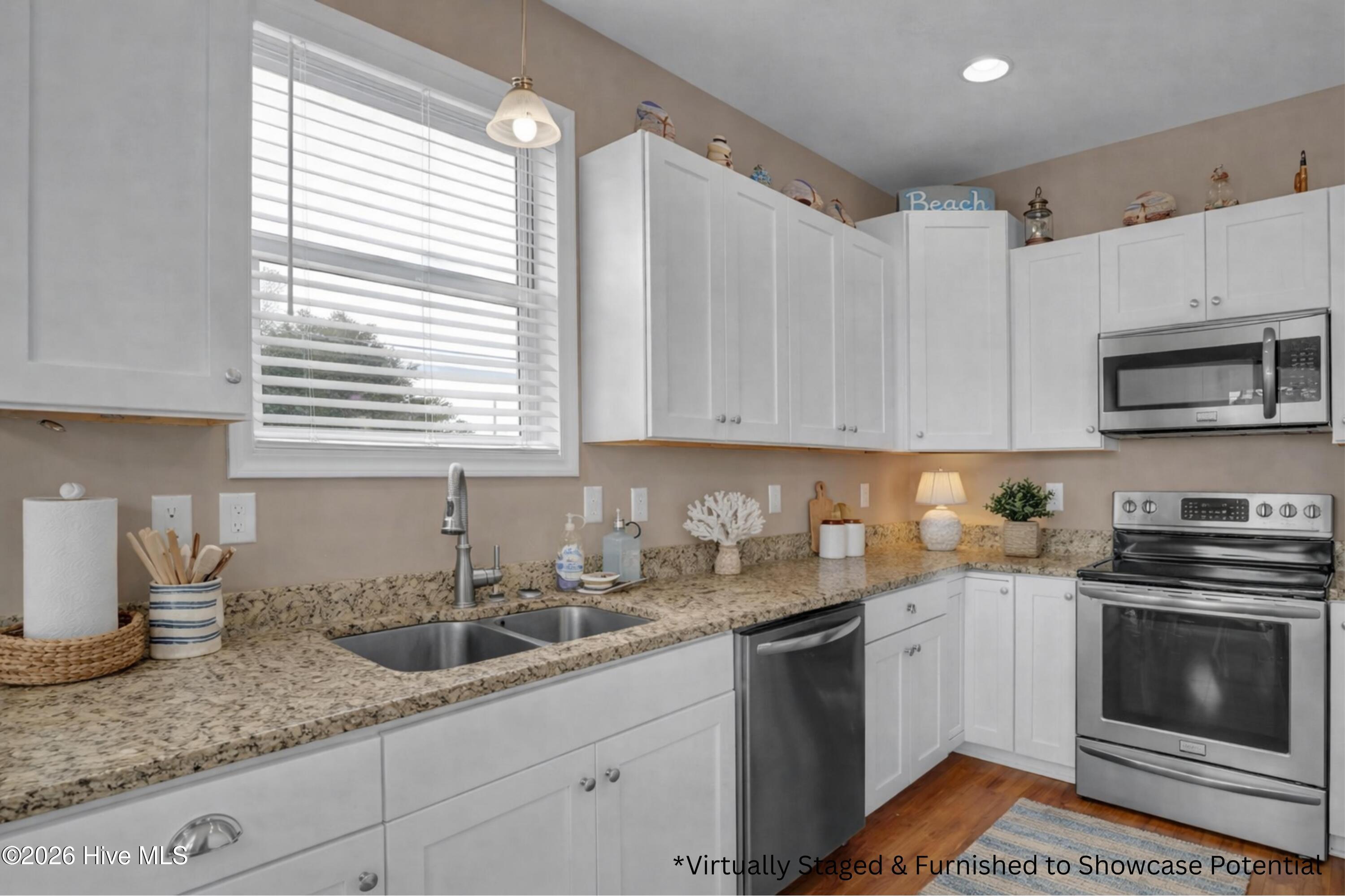 100563566 | Photo 17