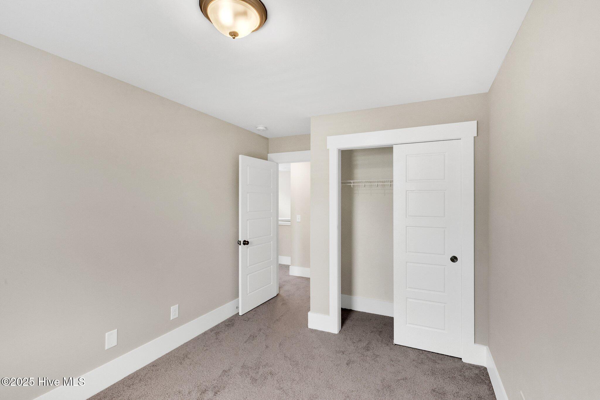 100556844 | Photo 18