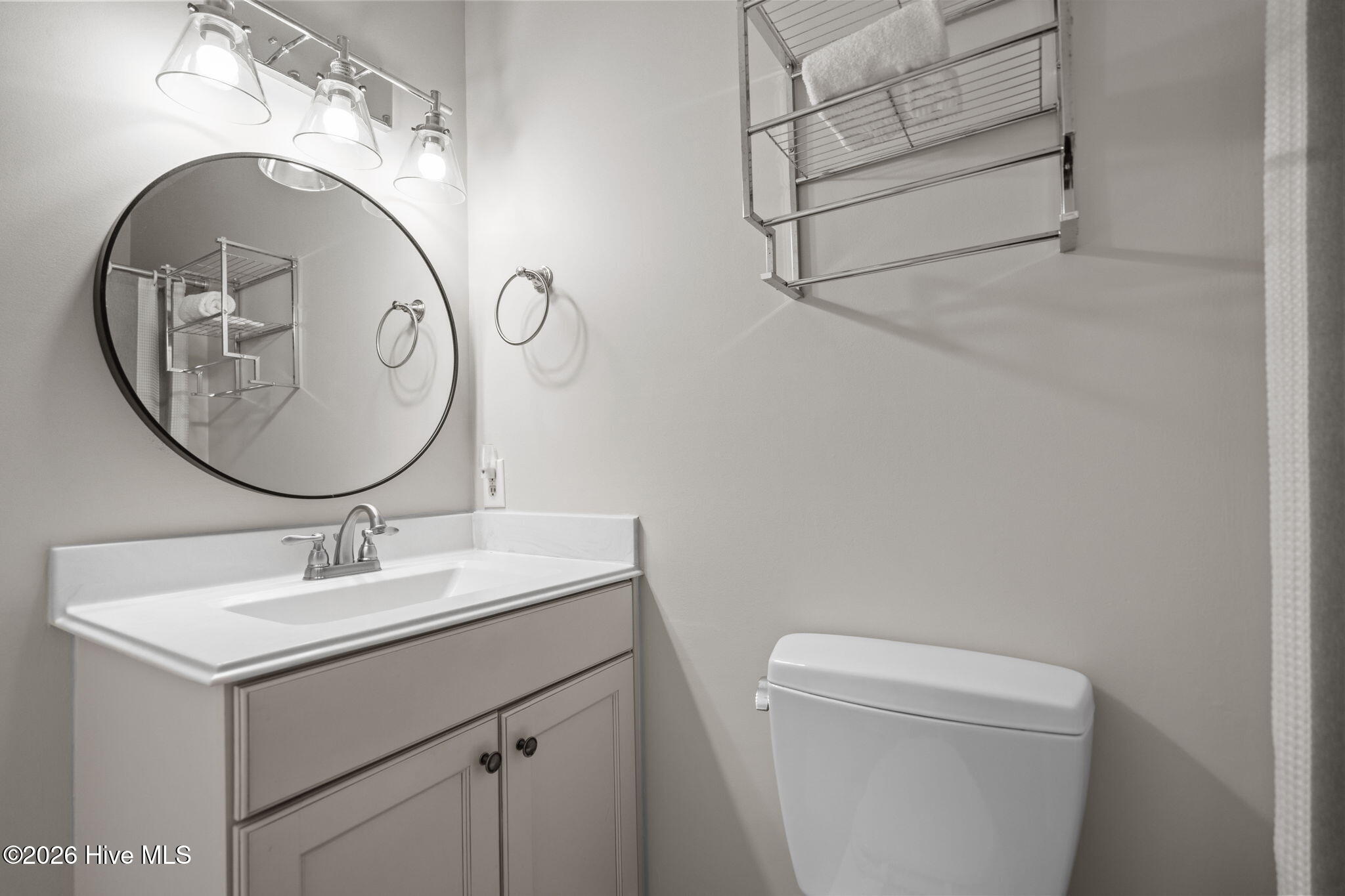 100568045 | Photo 39