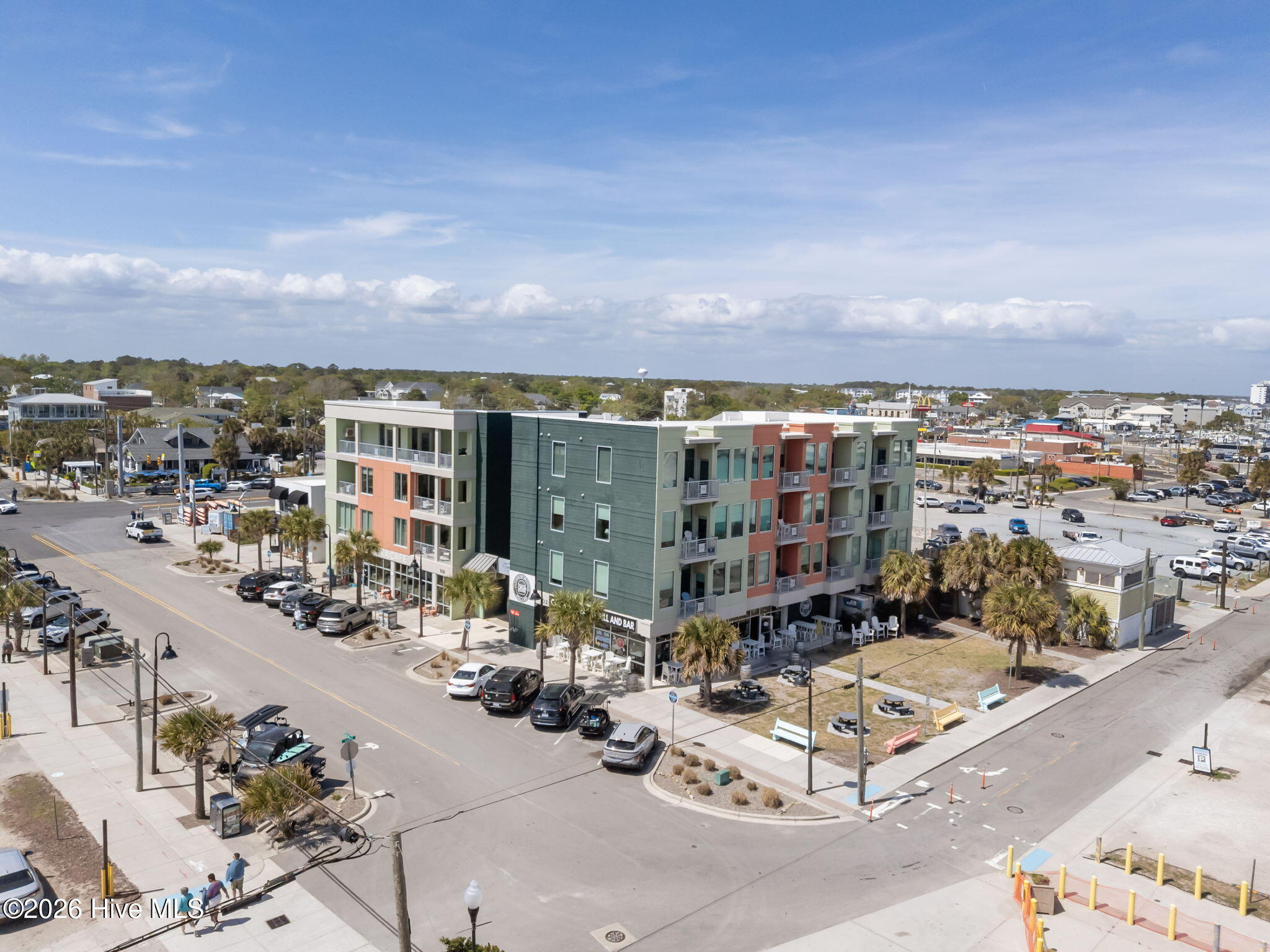 100566225 | Photo 36