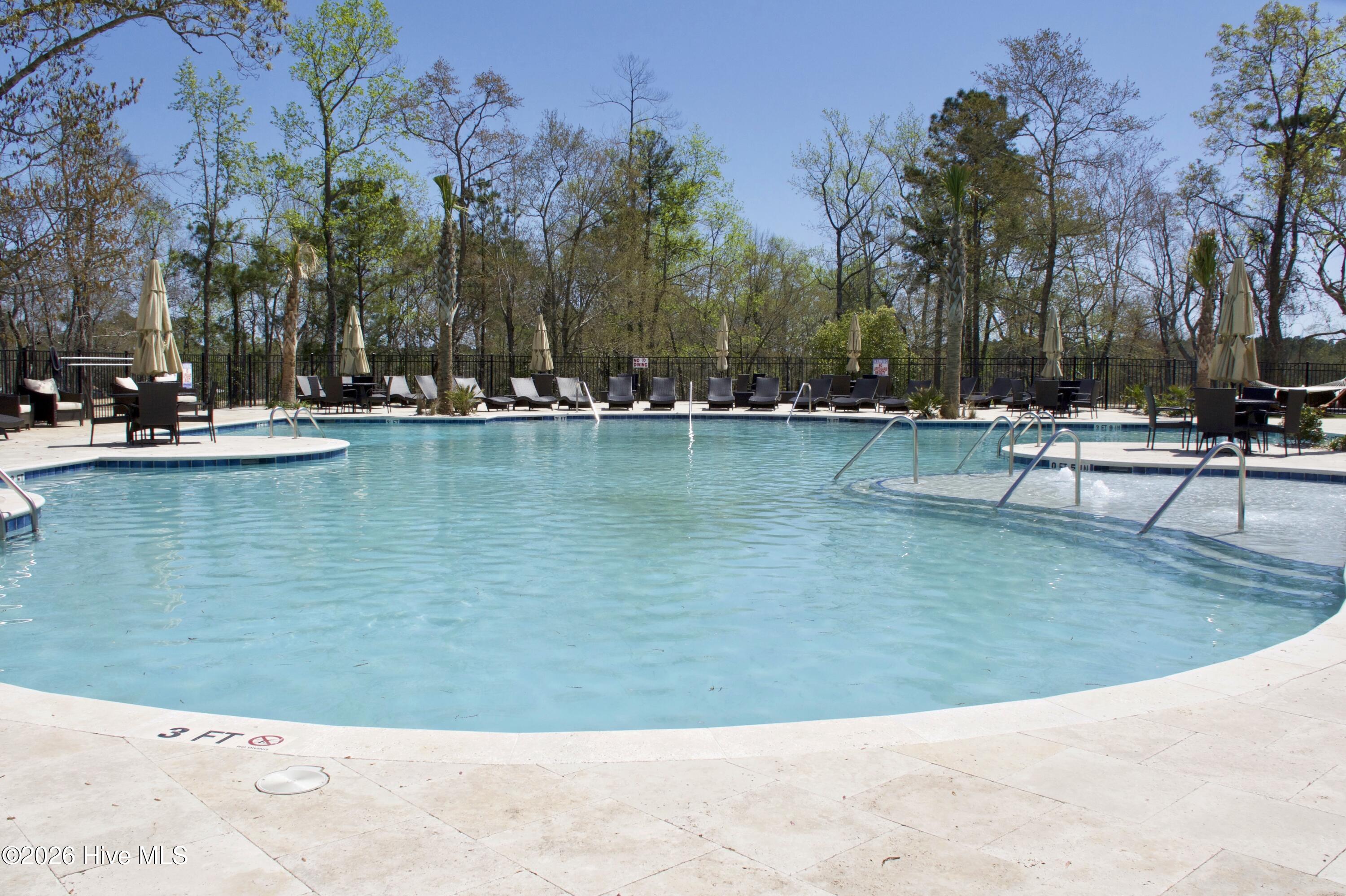 100561295 | Photo 55