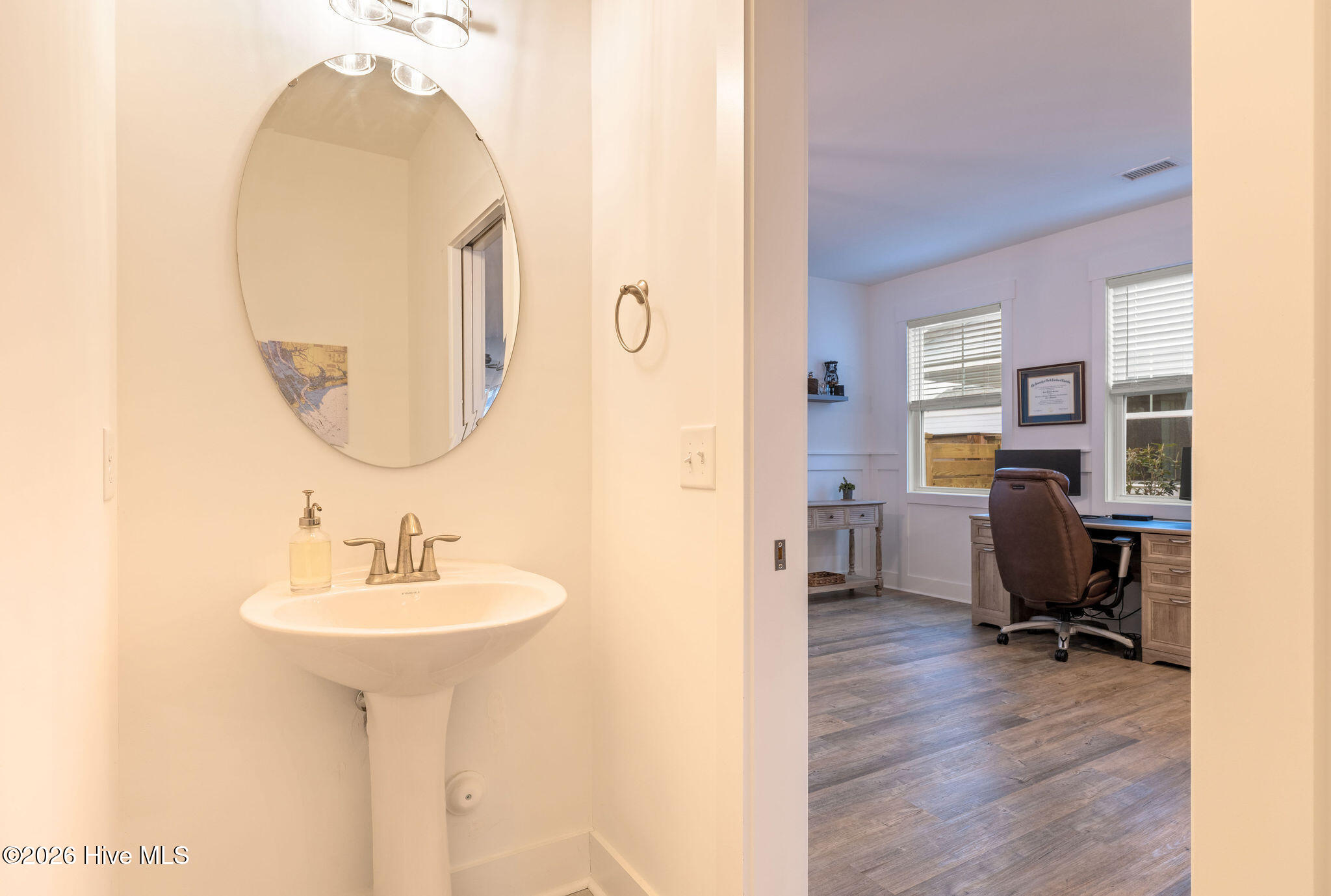 100553298 | Photo 18