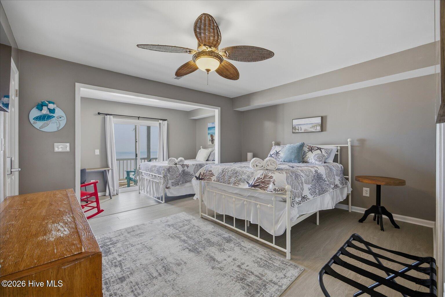 100555921 | Photo 14