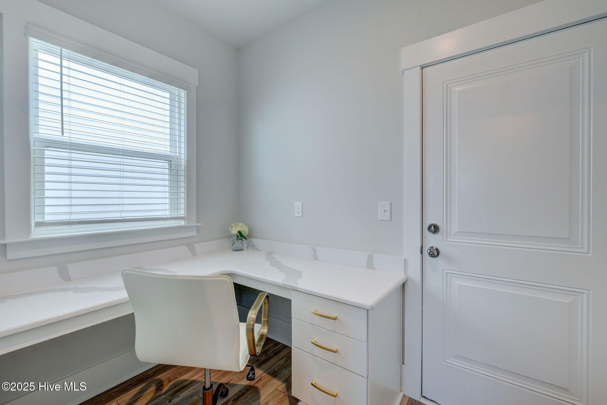 100524366 | Photo 21