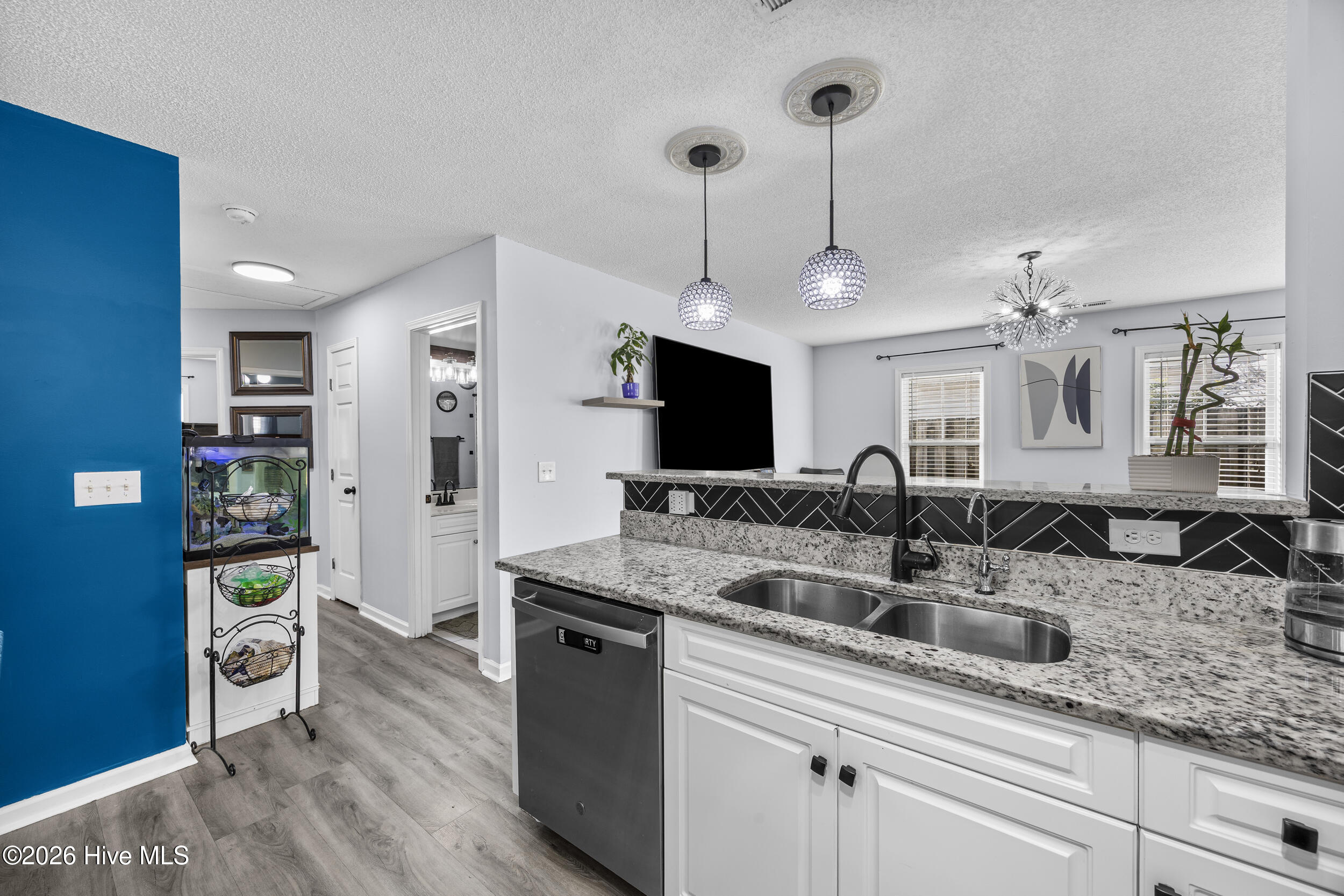 100553146 | Photo 10