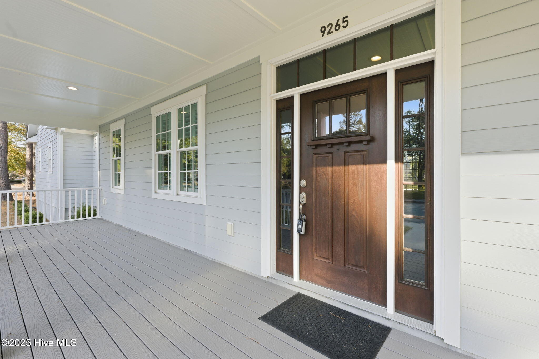 100535585 | Photo 85