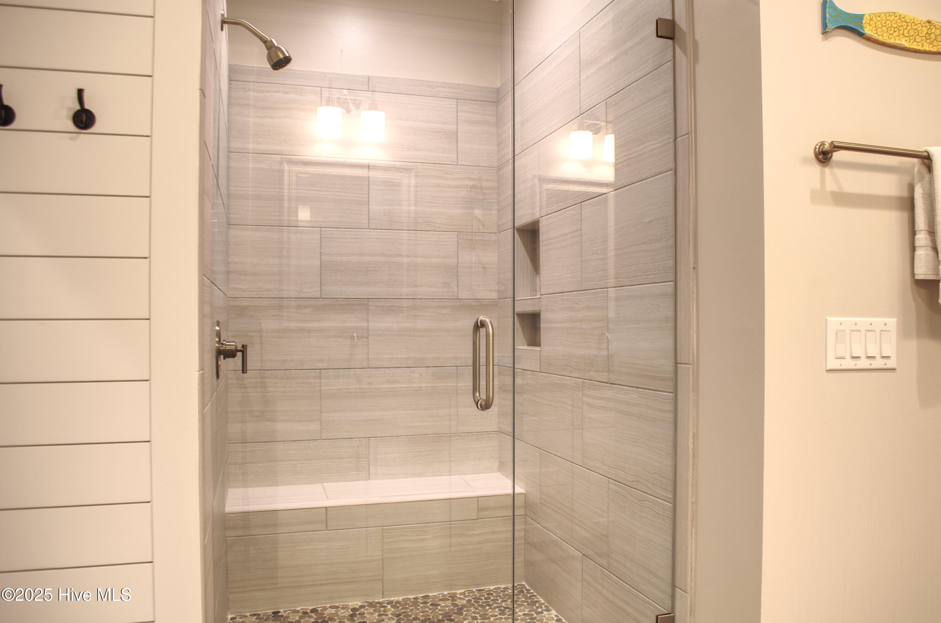 100526777 | Photo 37