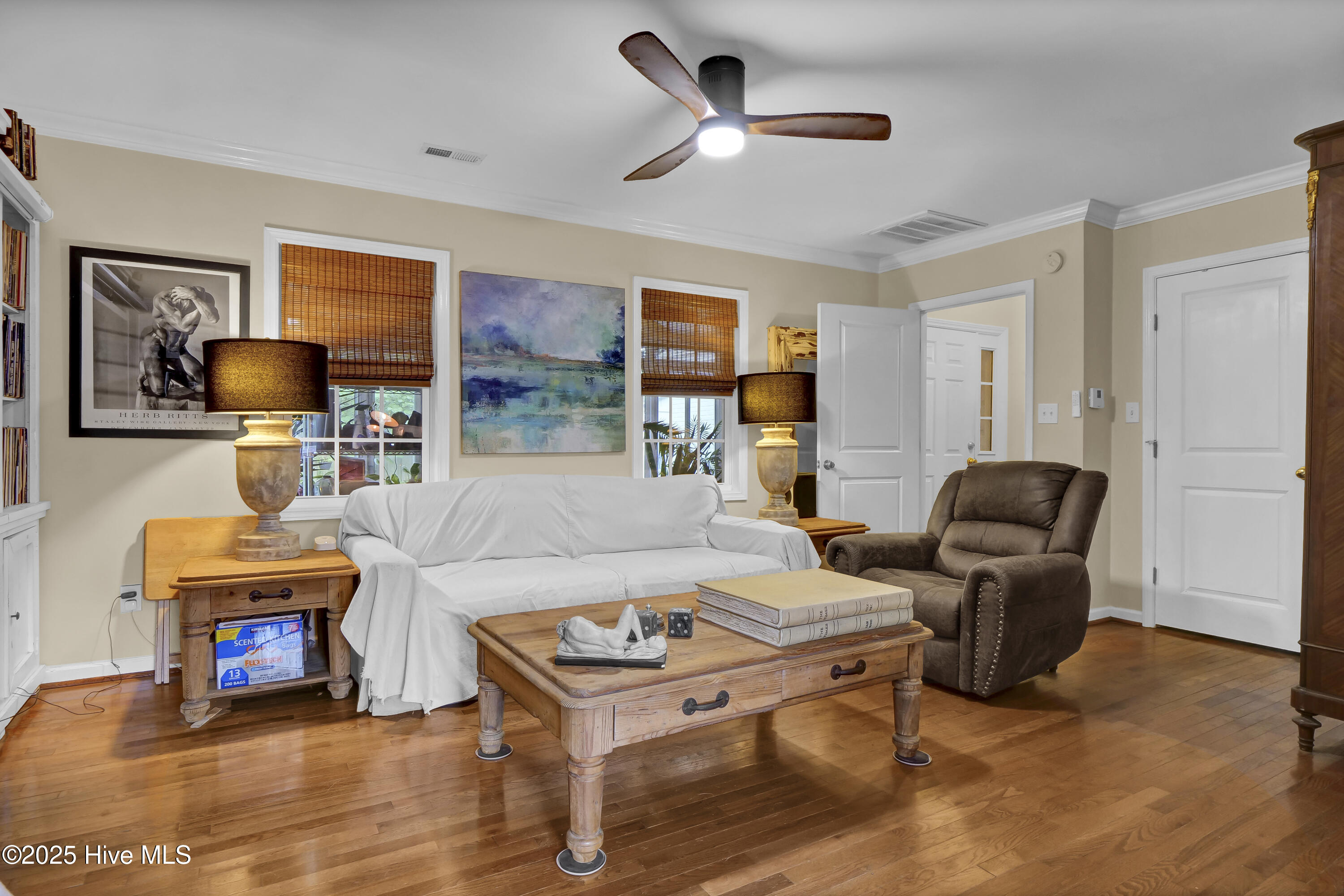 100528167 | Photo 32