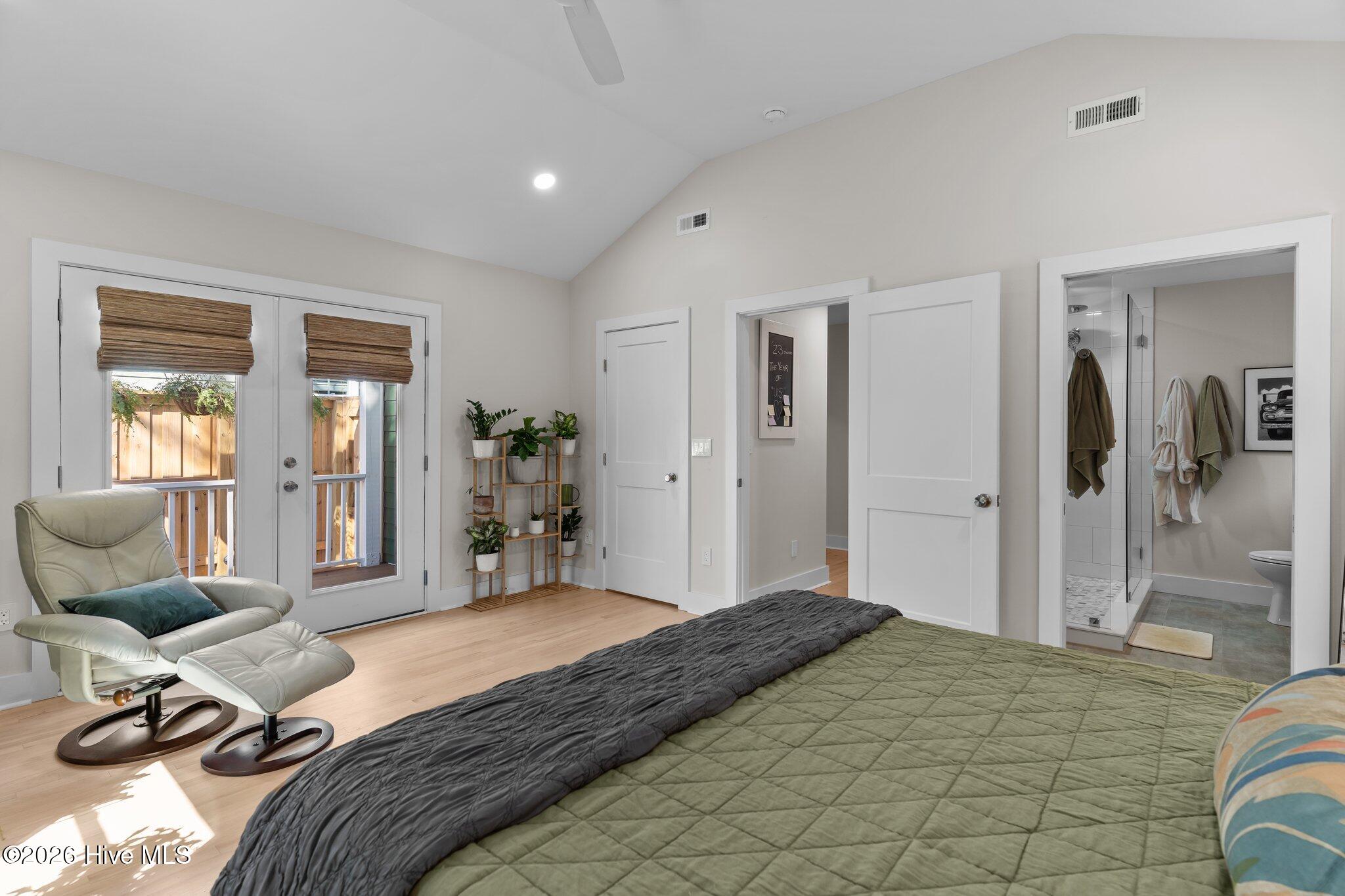 100557813 | Photo 34