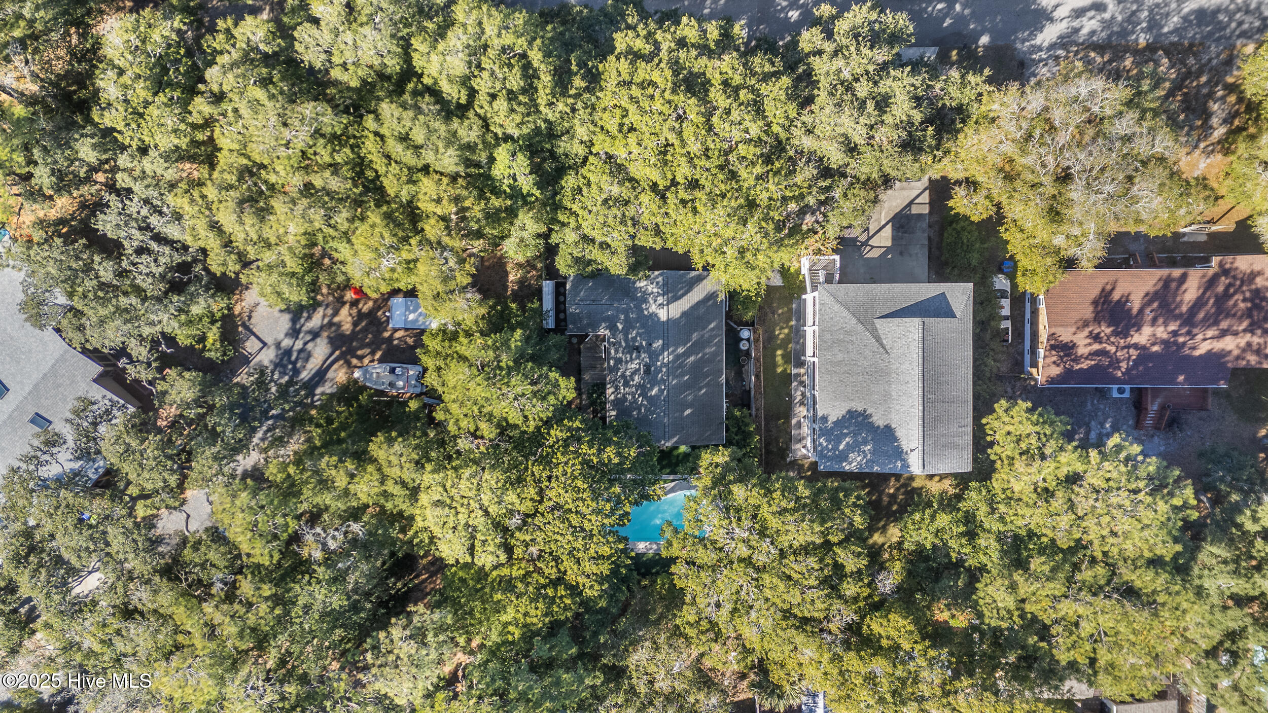 100541020 | Photo 45