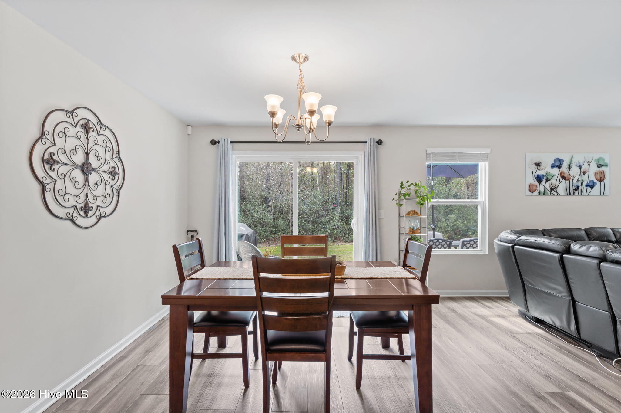 100561212 | Photo 18