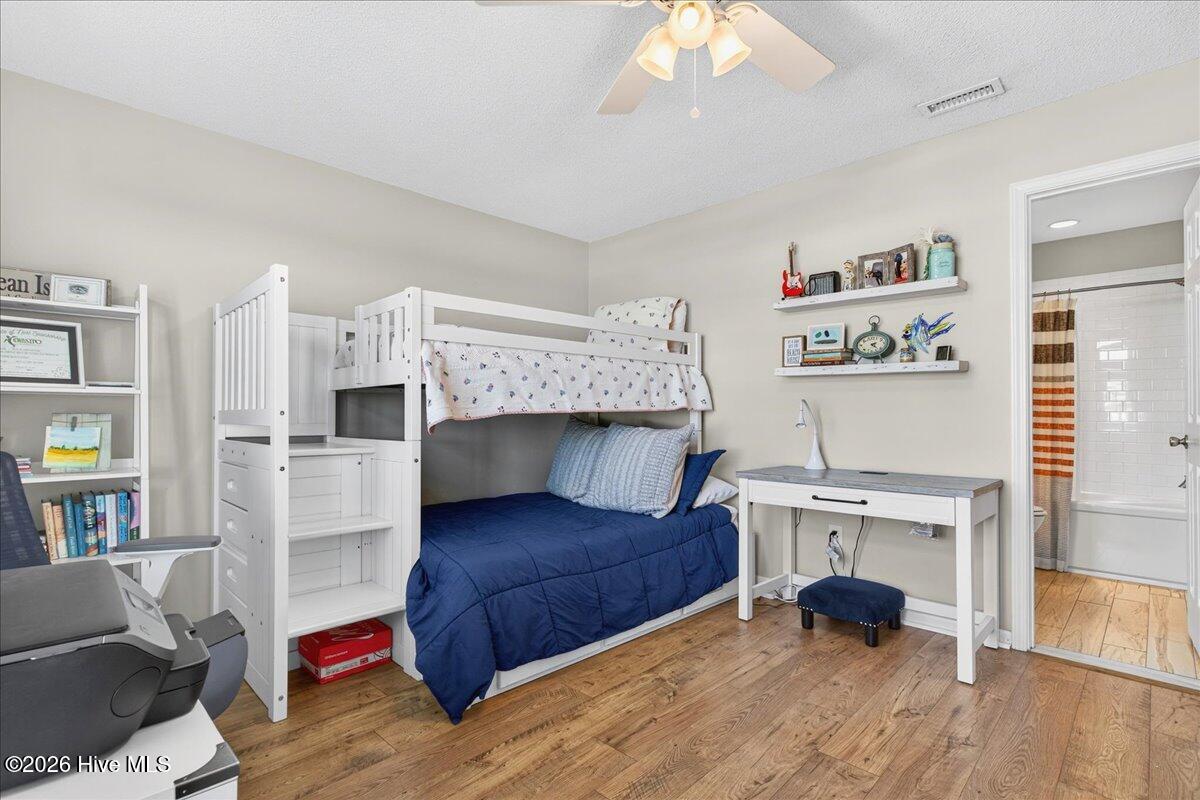 100549636 | Photo 46