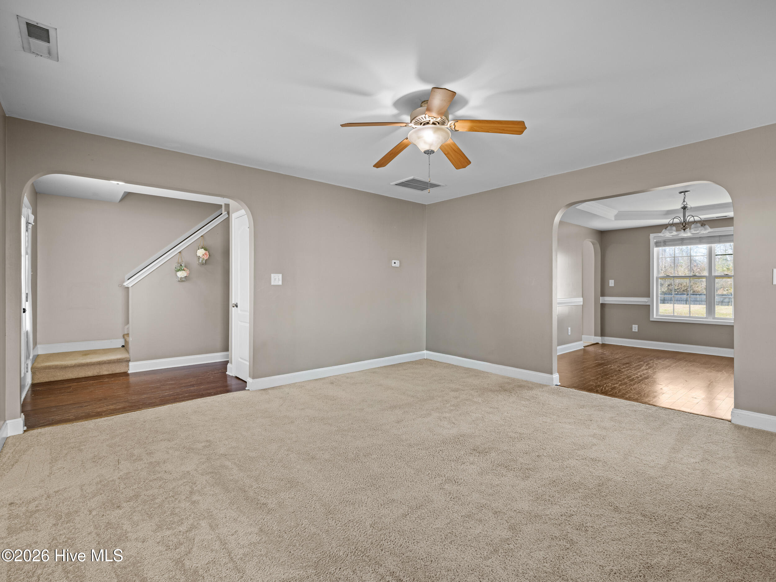 100549292 | Photo 13