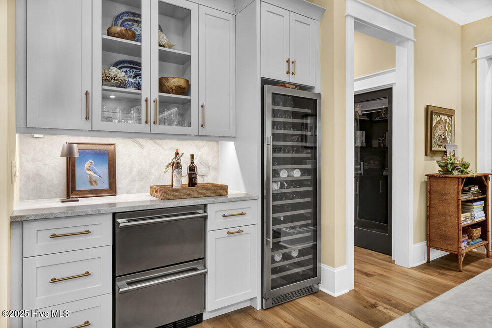 100534393 | Photo 16