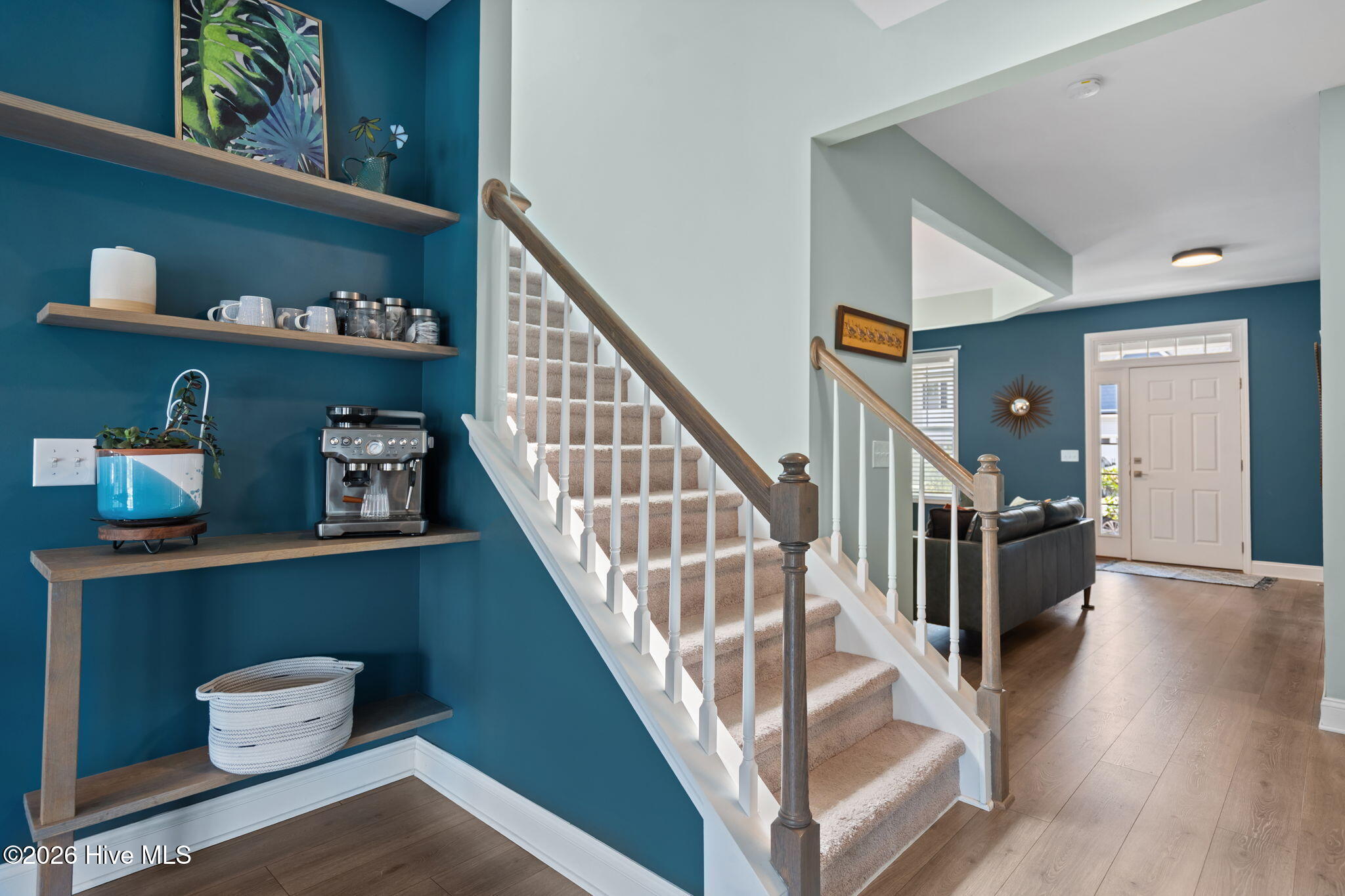 100562615 | Photo 15