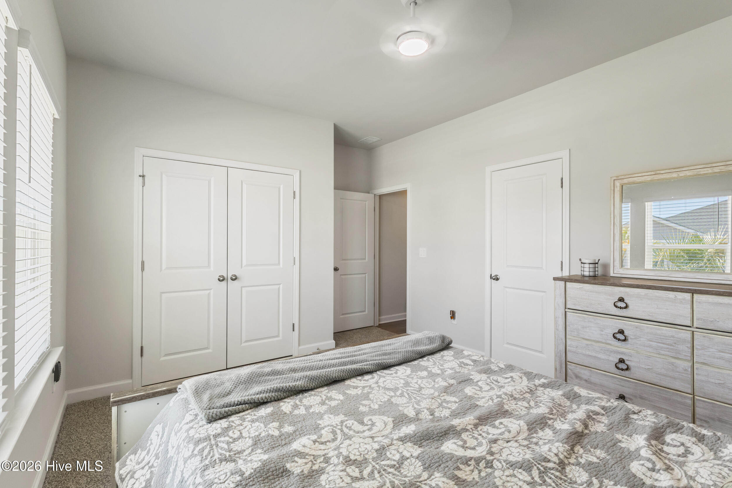 100568412 | Photo 28