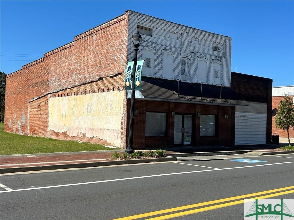 121 W Barnard Street, Glennville, GA, 30427