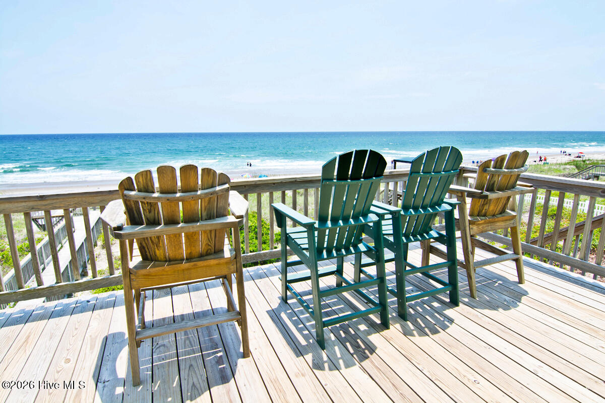 100563805 | Photo 12