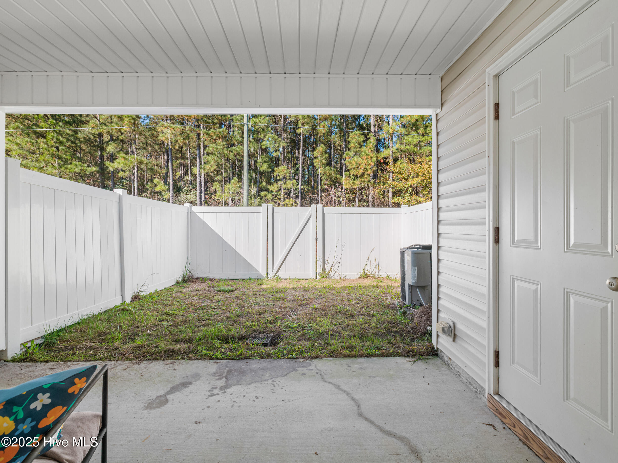 100541514 | Photo 28