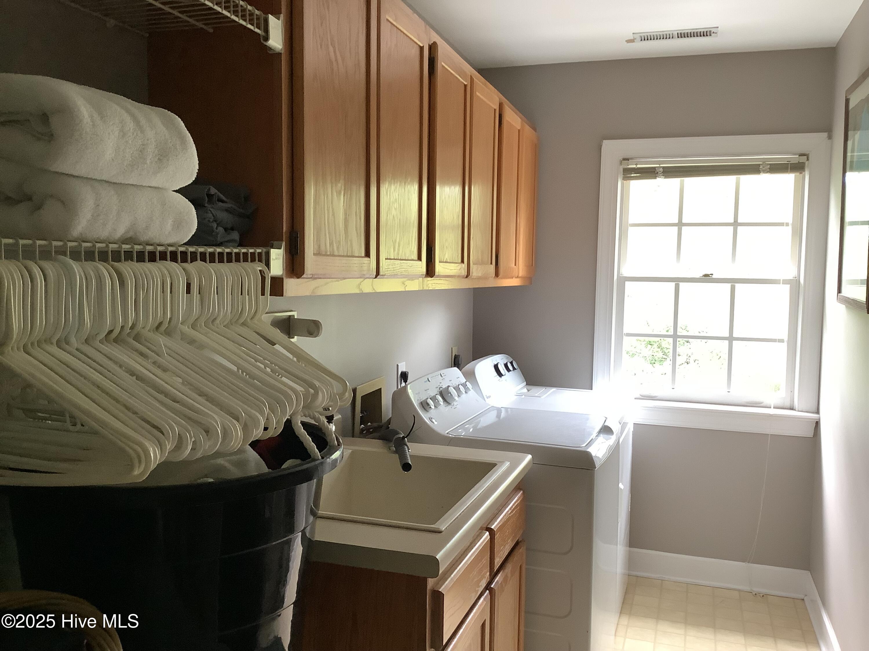 100524390 | Photo 28