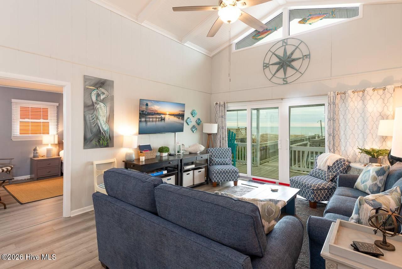 100557462 | Photo 21