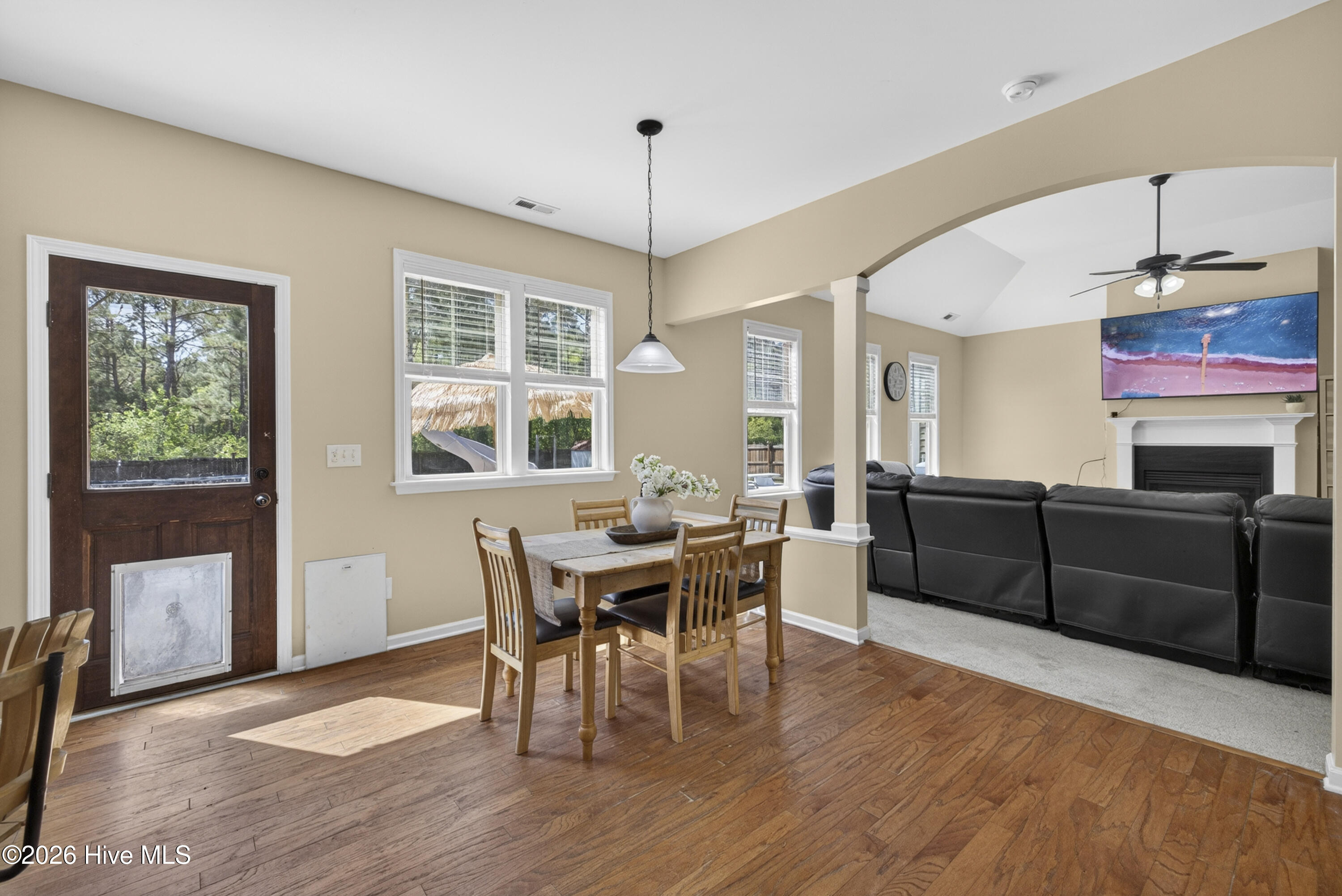 100568620 | Photo 19