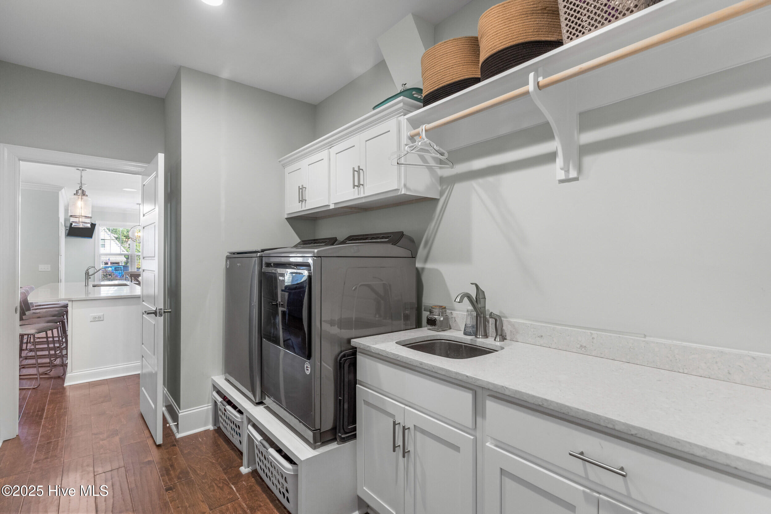 100545299 | Photo 40