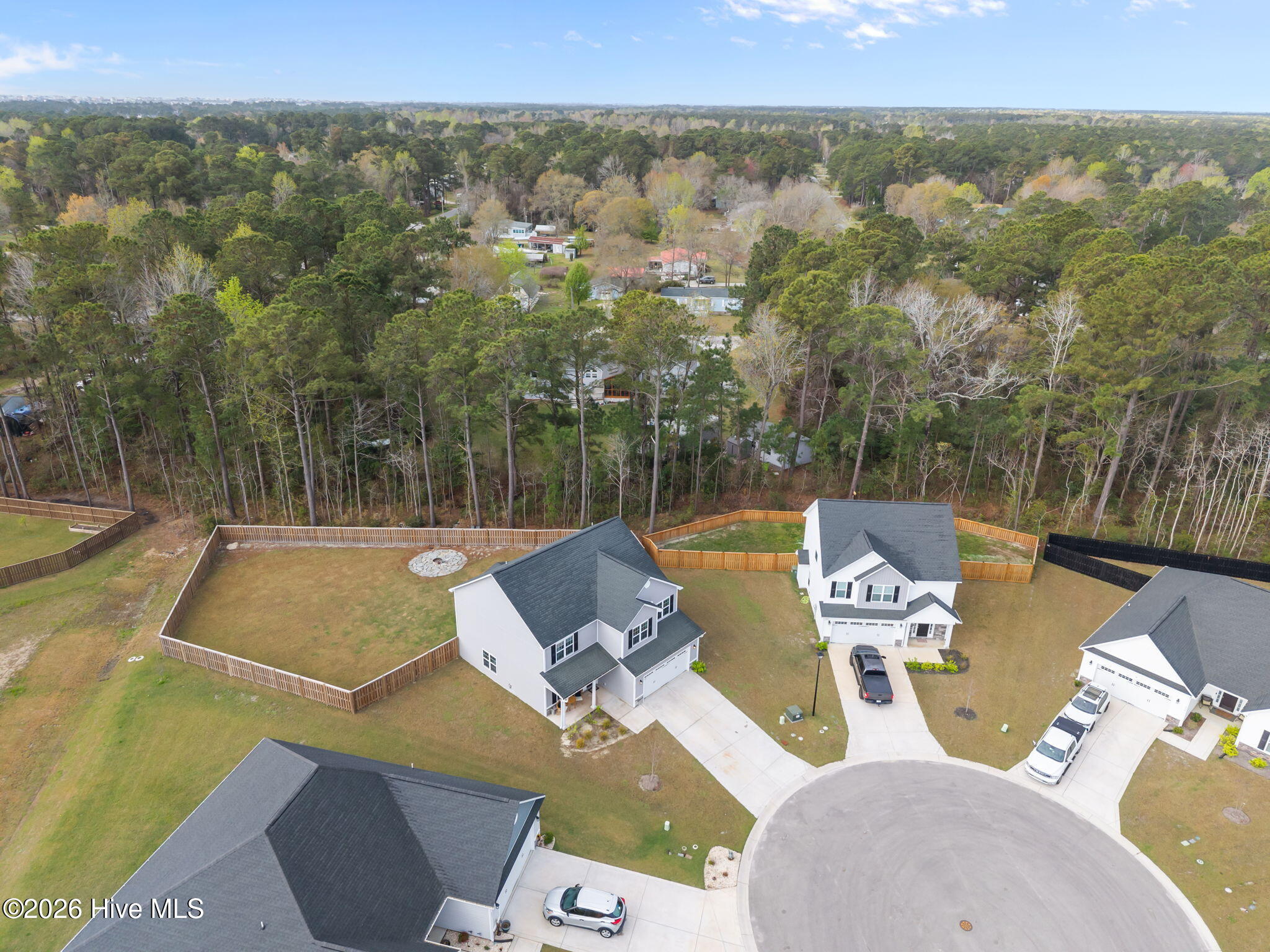 100563779 | Photo 40