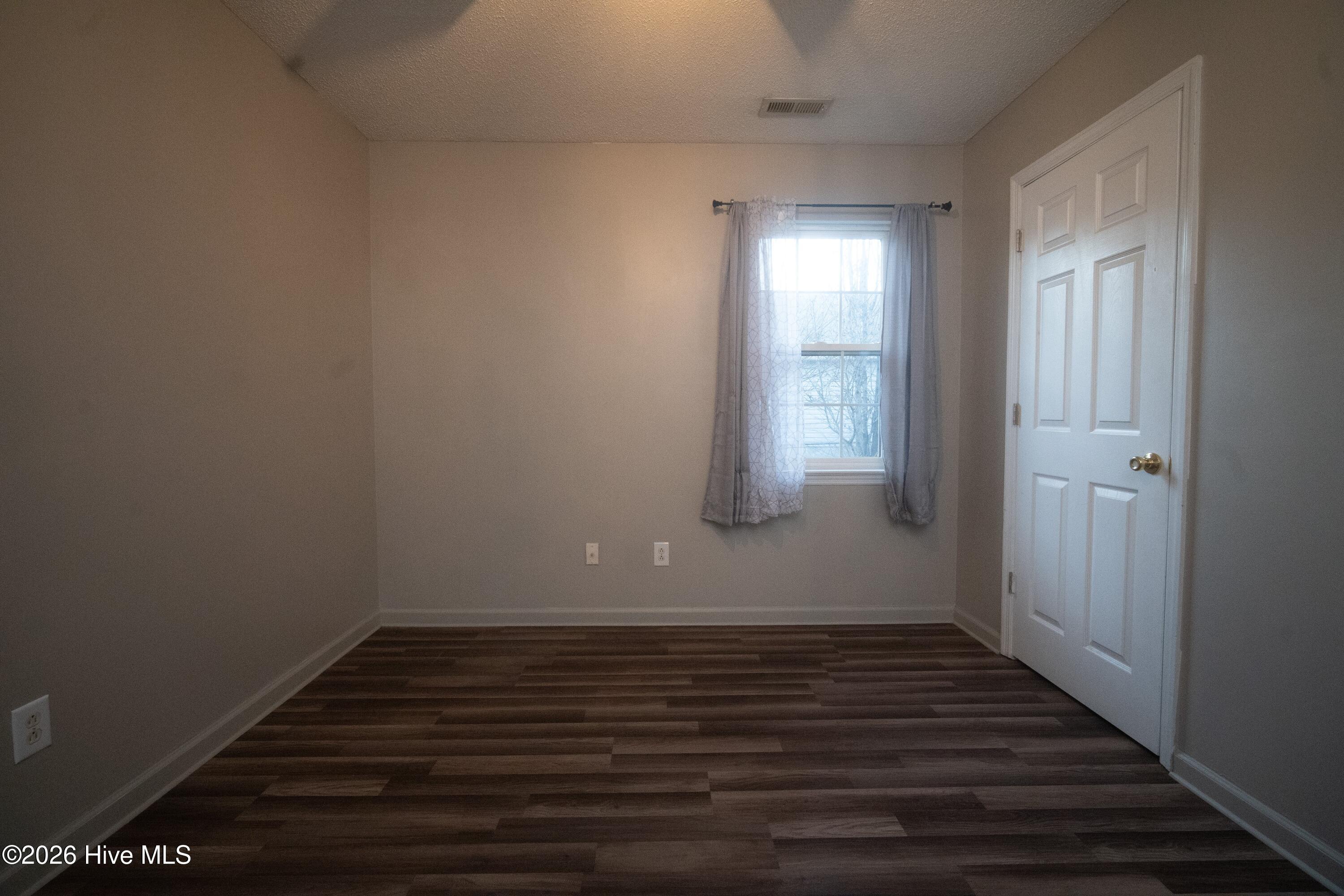 100552332 | Photo 16