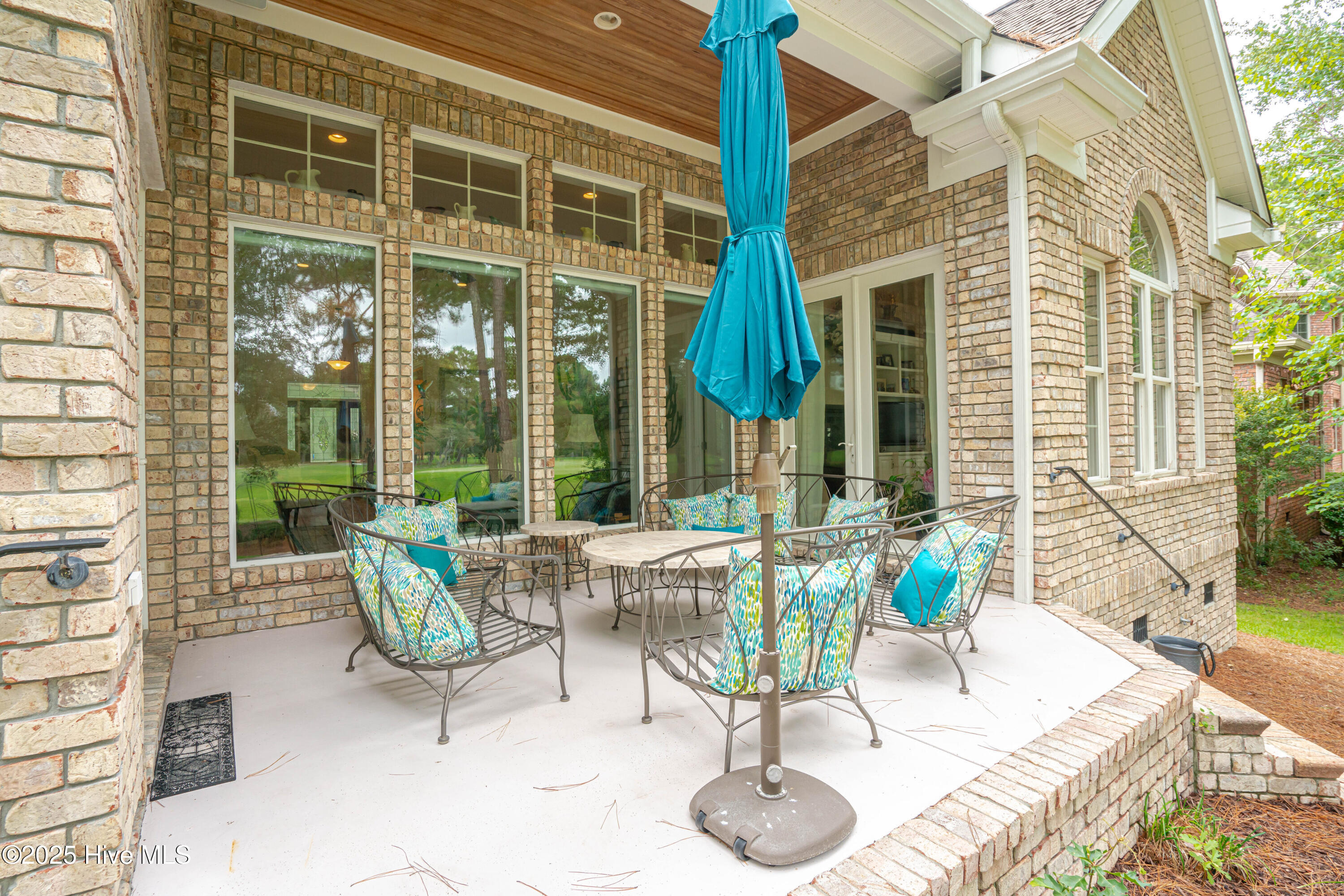 100549675 | Photo 57