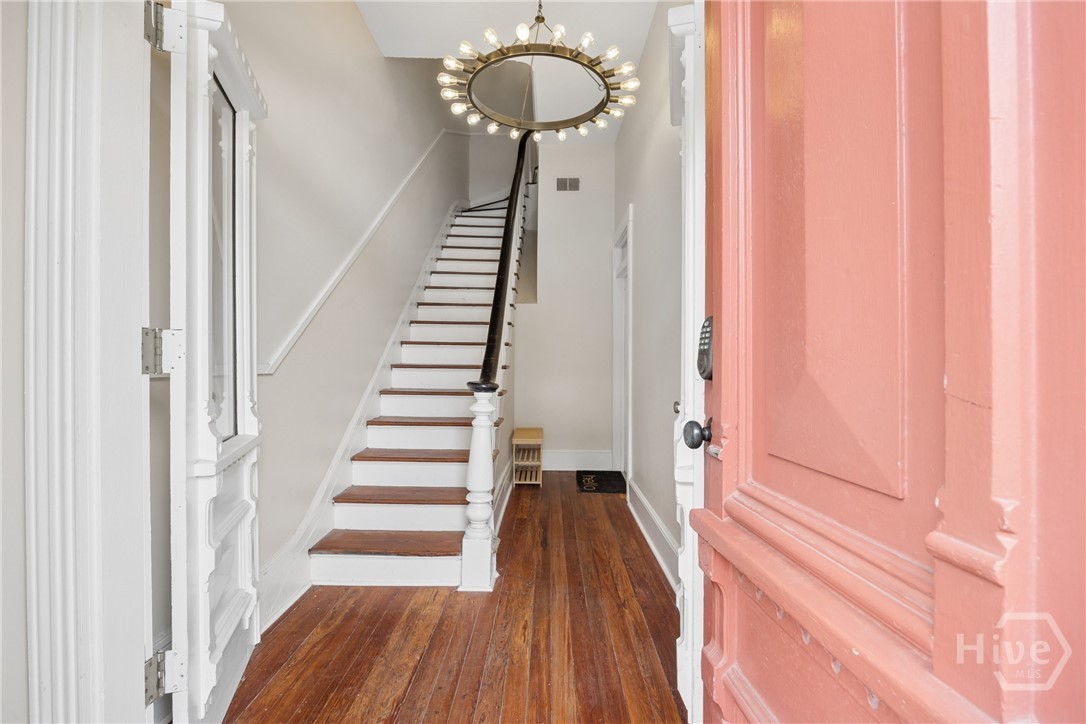 3rd image of 203 E Duffy St, Savannah, GA 31401