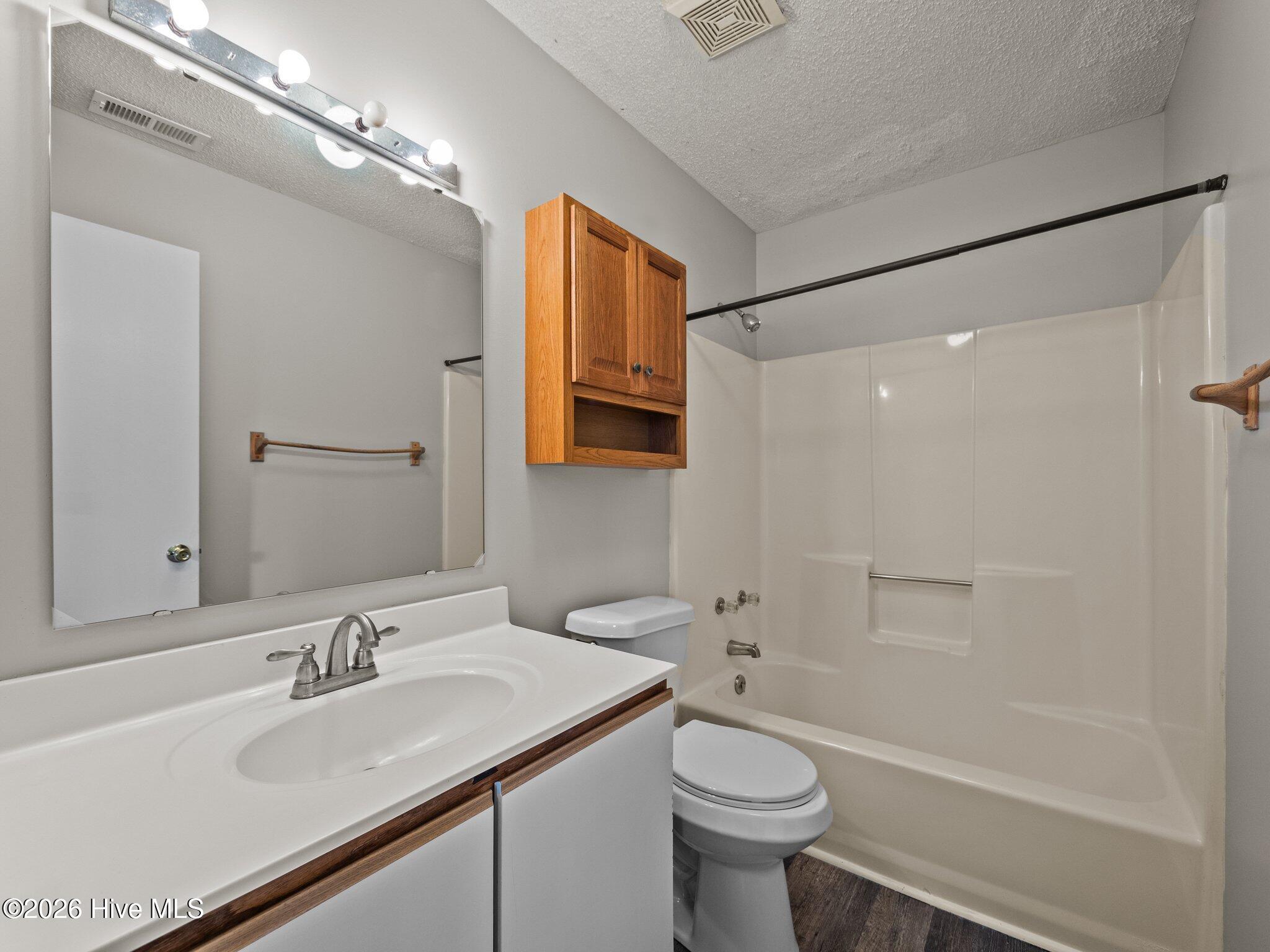 100563808 | Photo 10