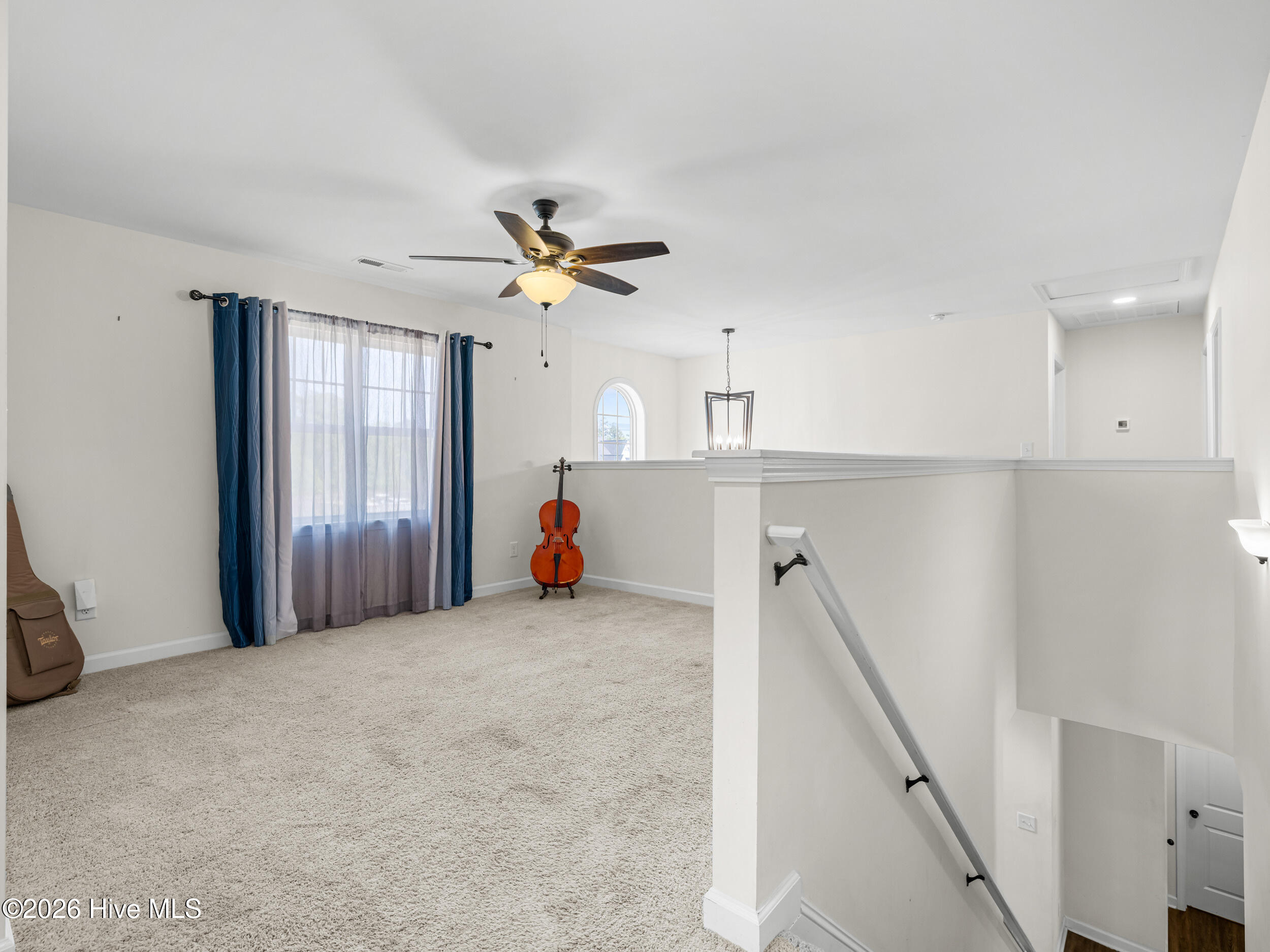 100570237 | Photo 46