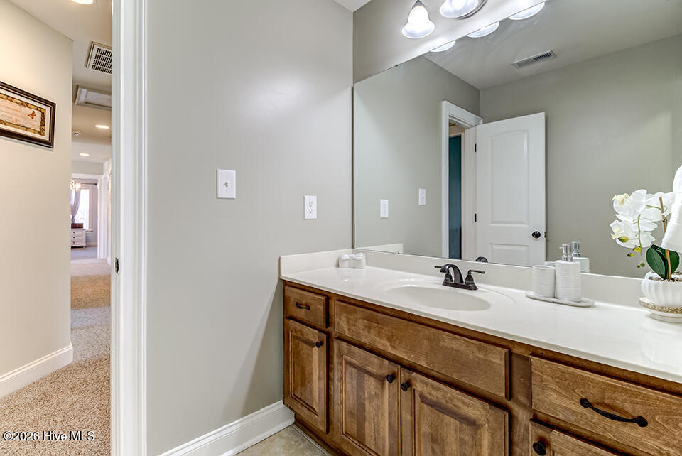 100548906 | Photo 41